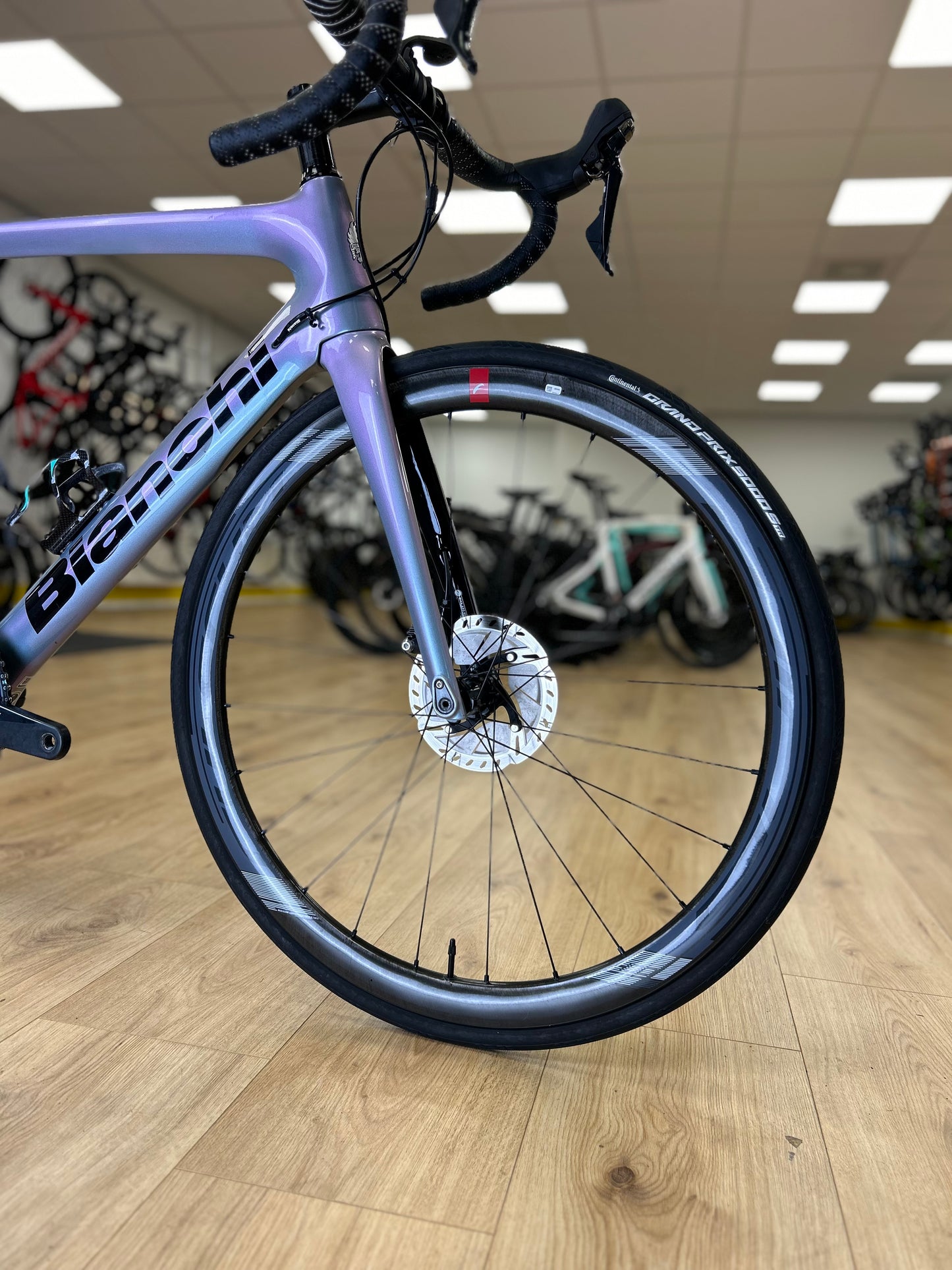 2500km Bianchi Aria Ultegra Carbon Disc Racefiets