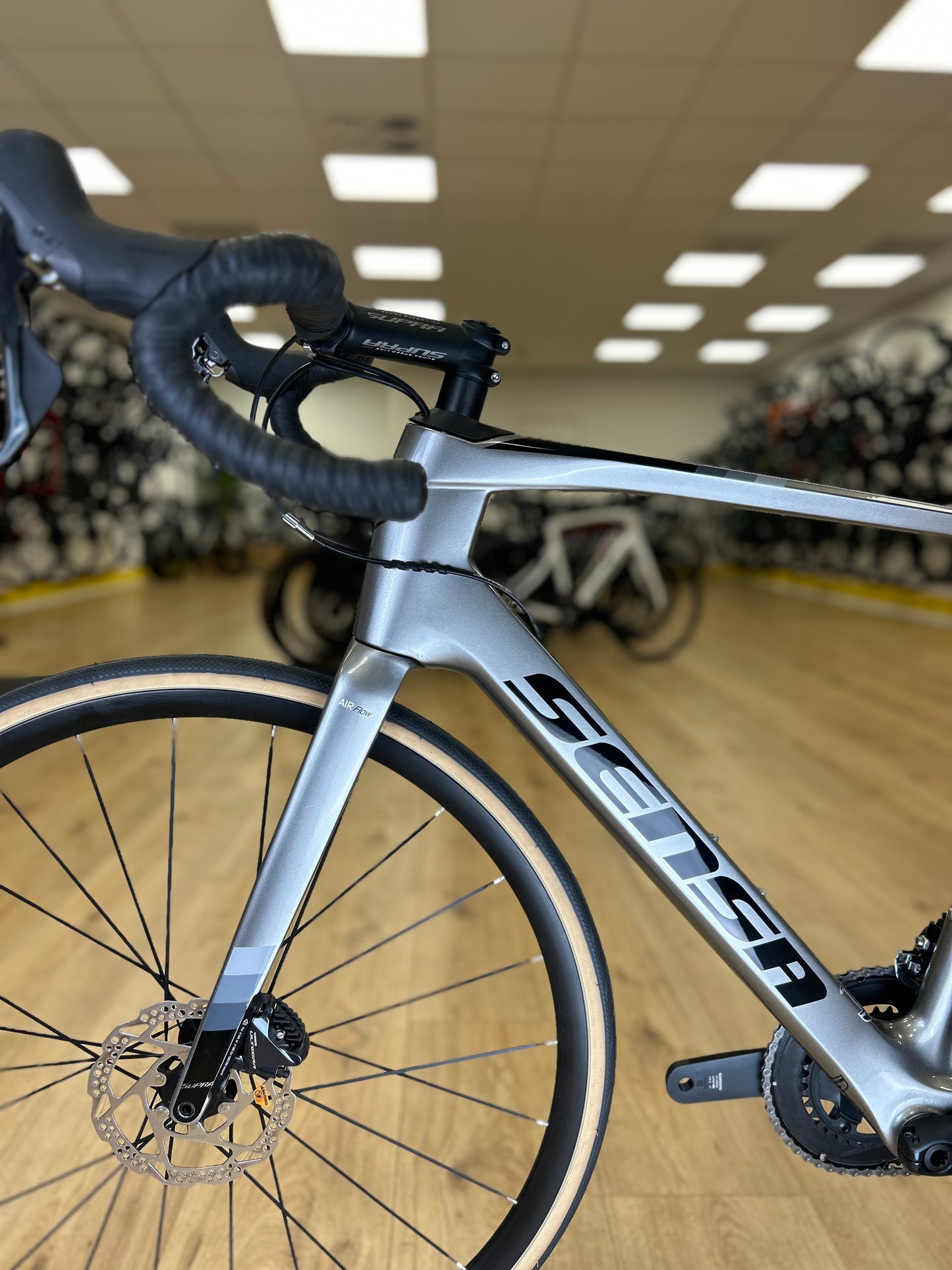 Showroom Model Sensa Giulia GF Carbon Disc Racefiets