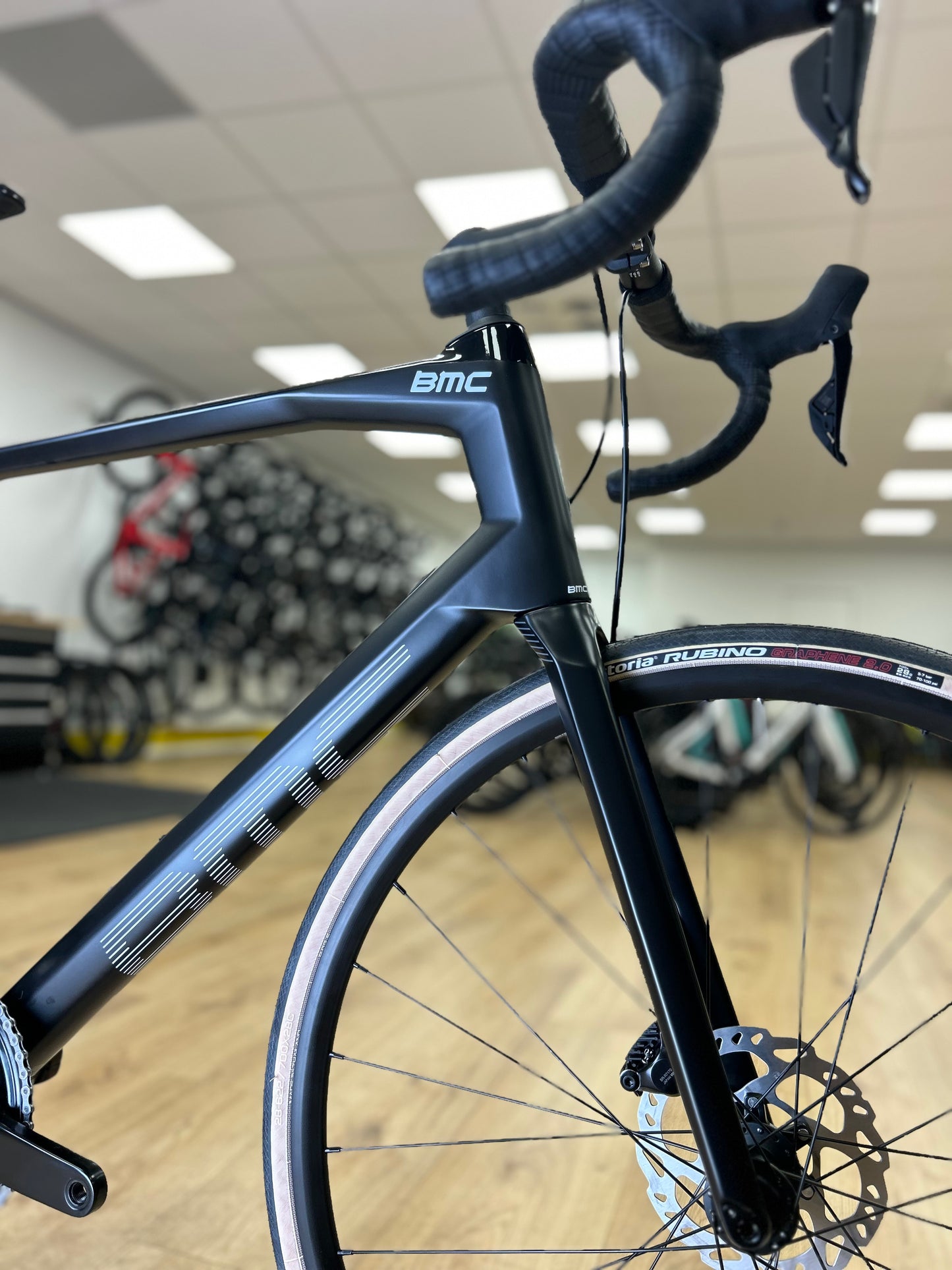 NEW BMC RoadMachine Di2 Carbon Disc Racefiets