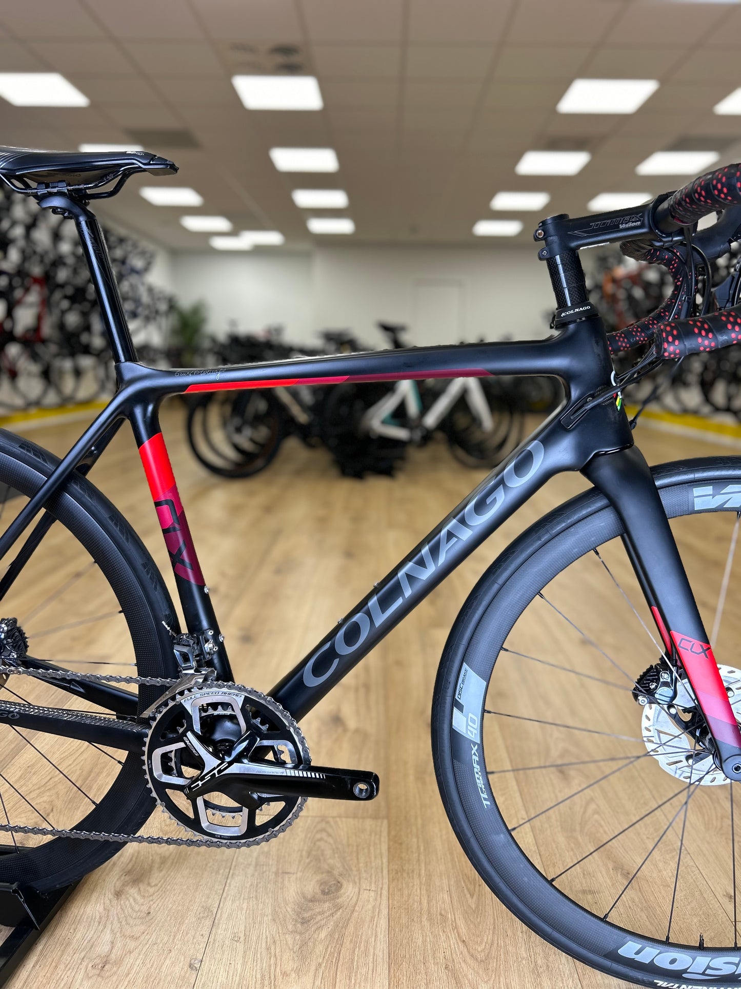 Colnago CLX Full Carbon Disc Racefiets