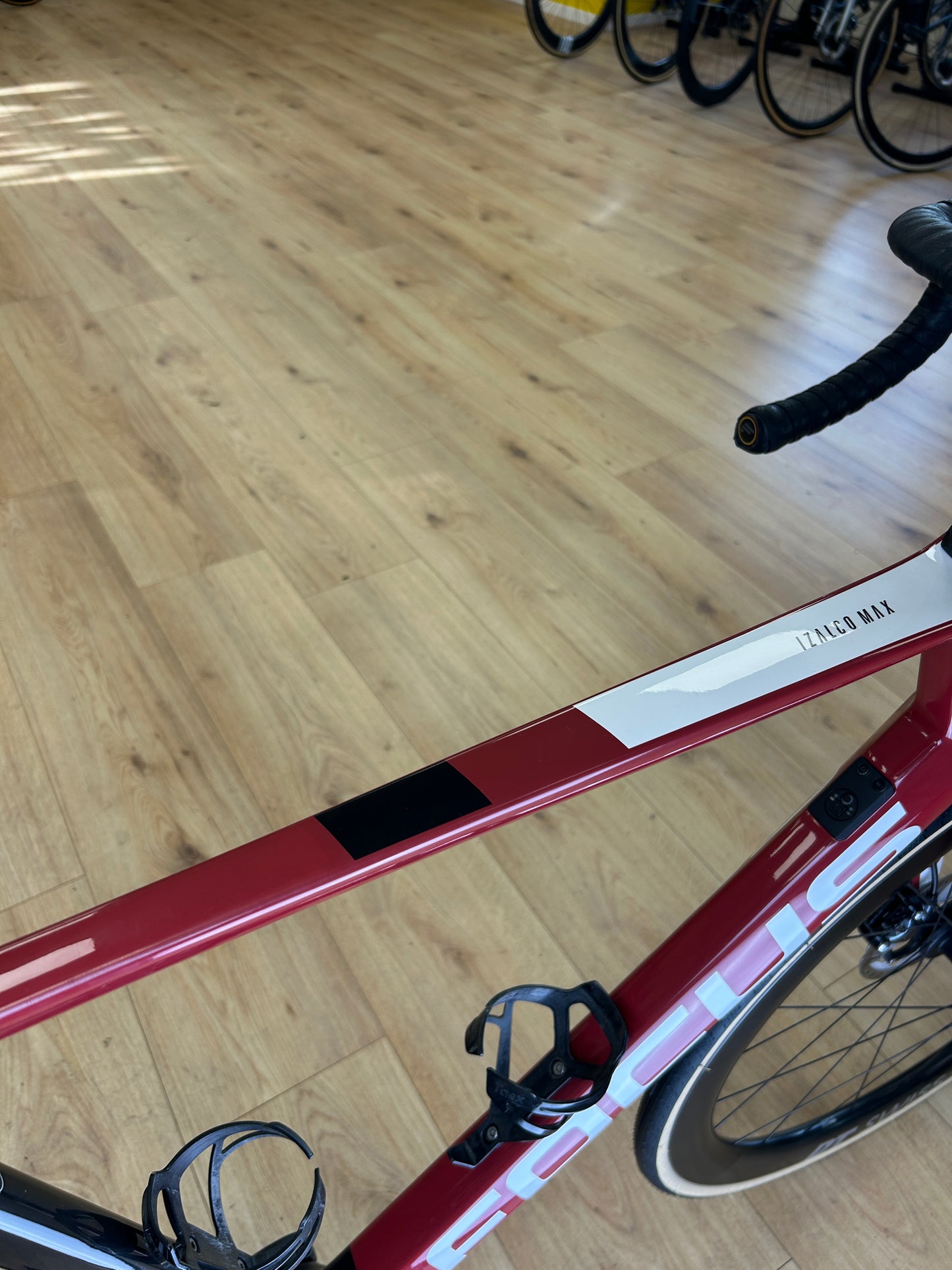 Focus Izalco Max 9.8 Di2 Carbon Racefiets