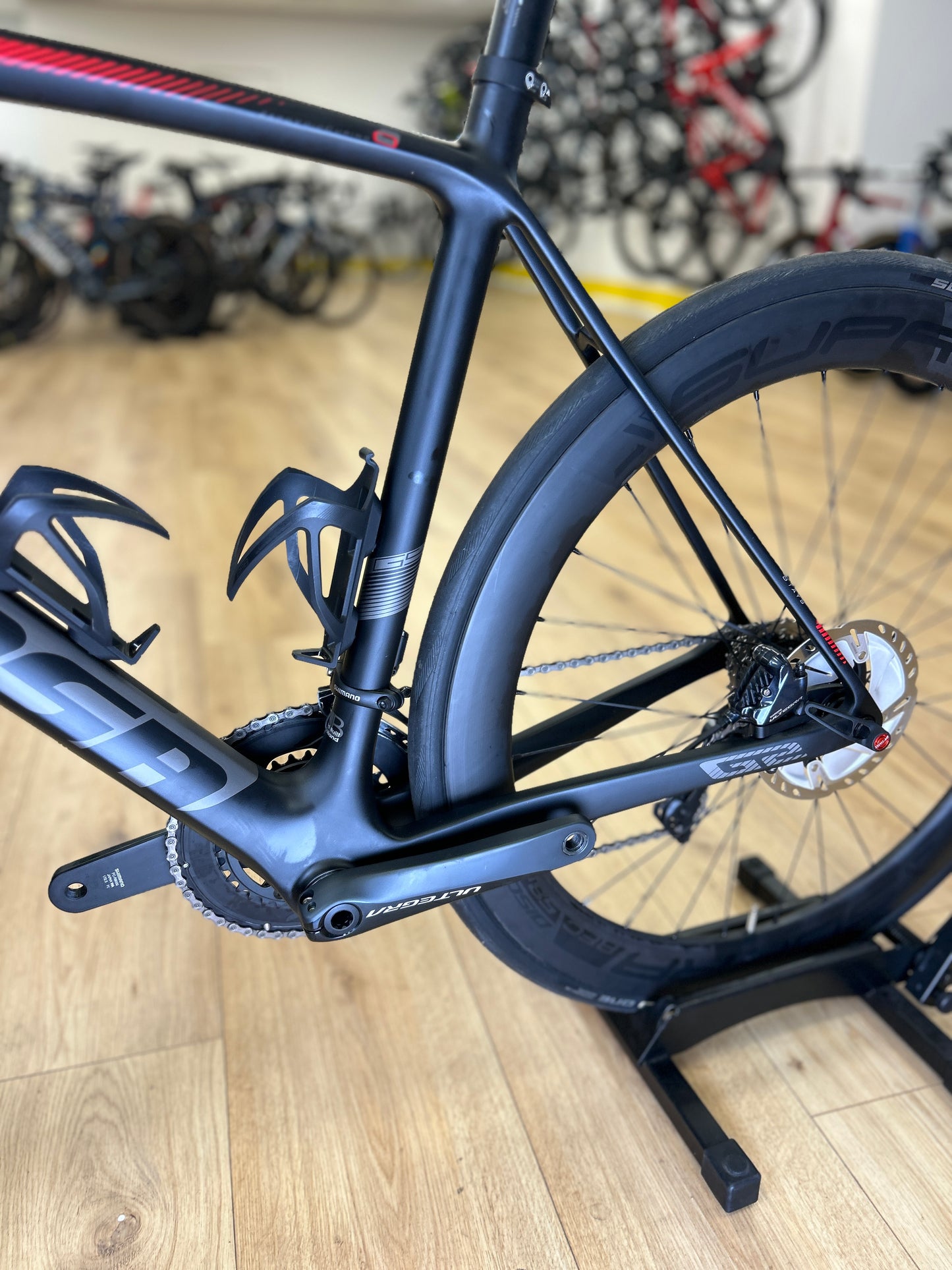 SHOWROOM MODEL Sensa Guilia G2 Di2 Carbon Racefiets