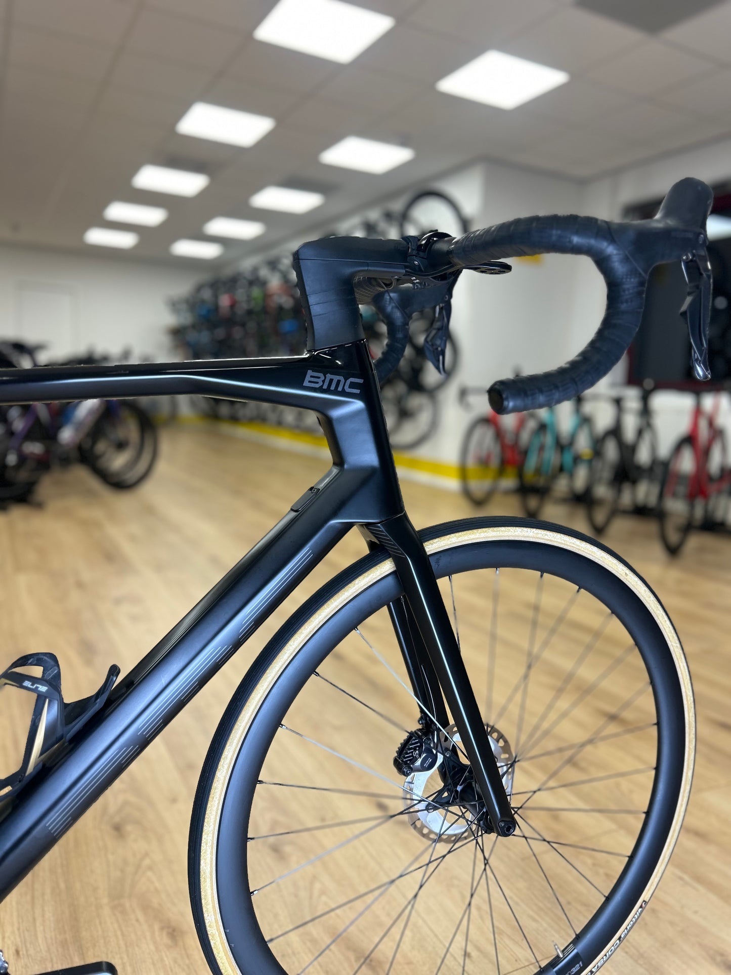 BMC Road Machine 01 Di2 Carbon Disc Racefiets
