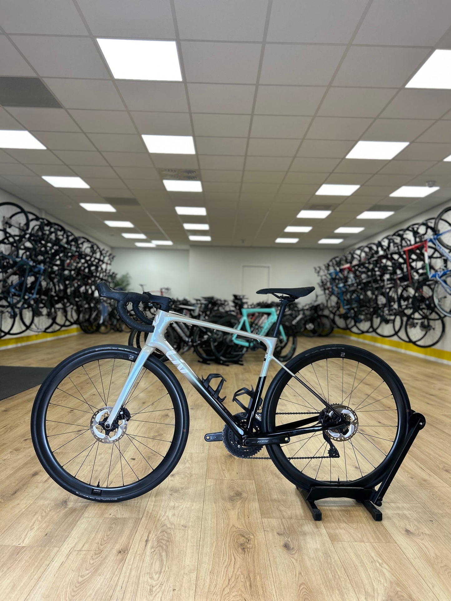 Liv Avail DI2 Carbon Disc Racefiets