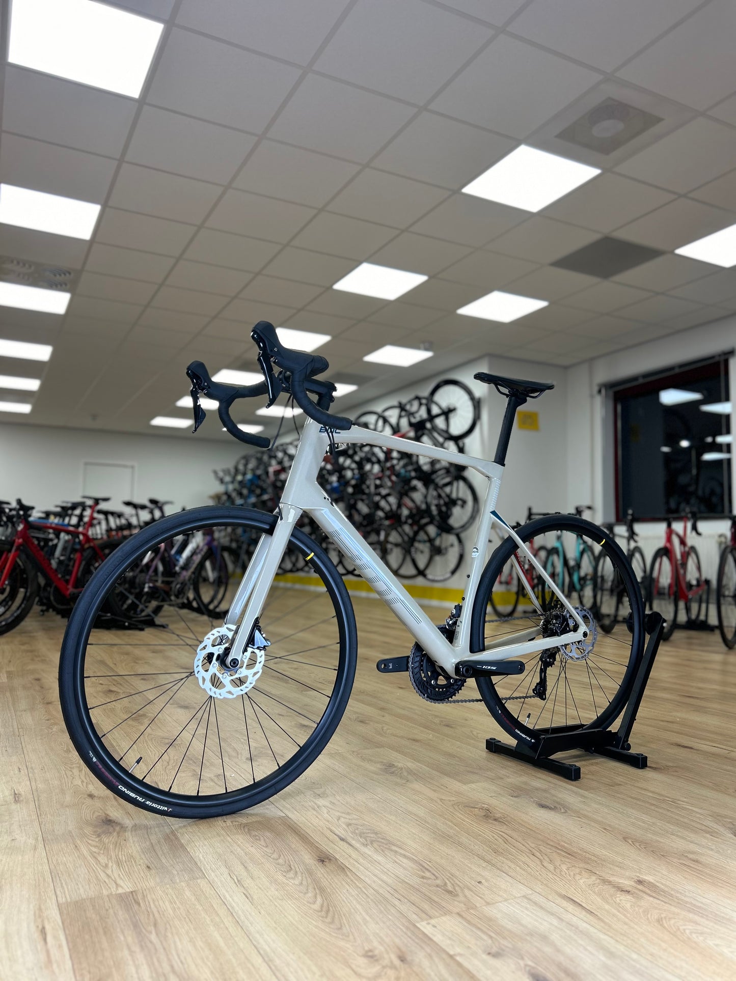 NEW - BMC Road Machine Carbon Disc Racefiets