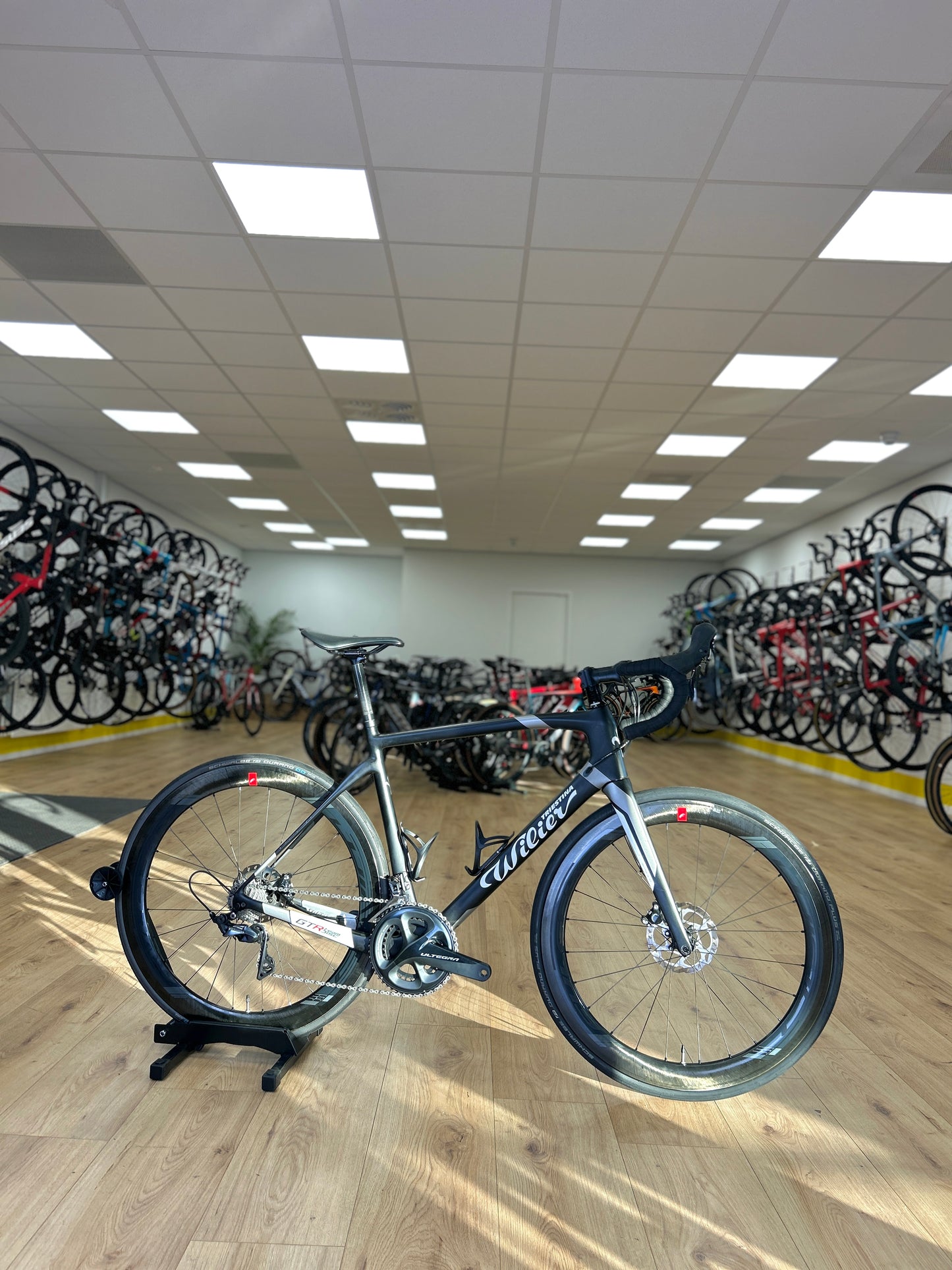Wilier GTR Team Disc Carbon Racefiets