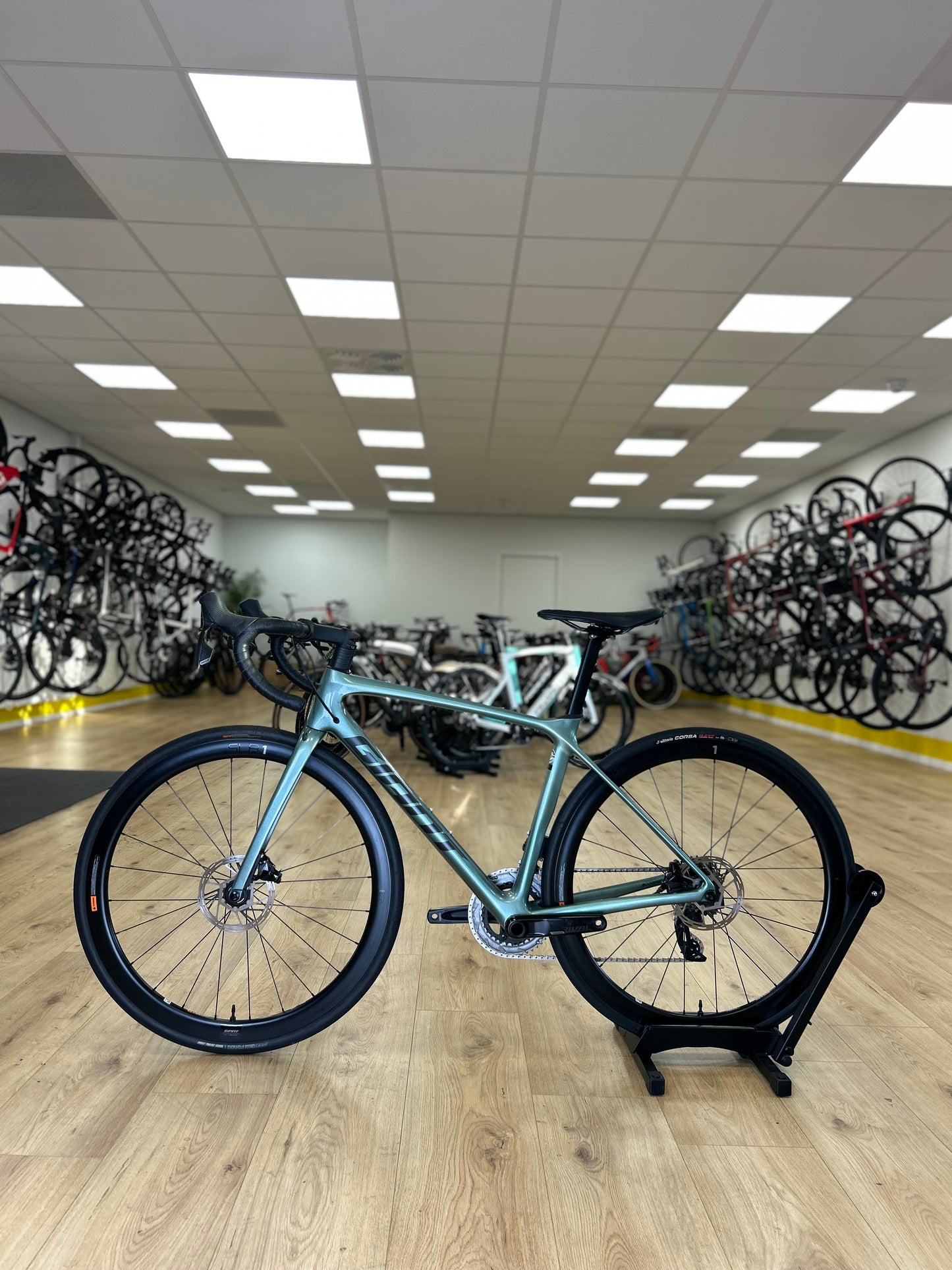 Giant TCR AXS Carbon Disc Racefiets