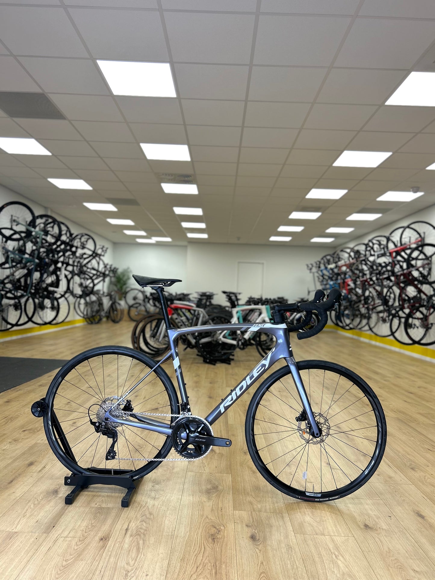 Showroom Model Ridley Fenix Carbon Disc Racefiets