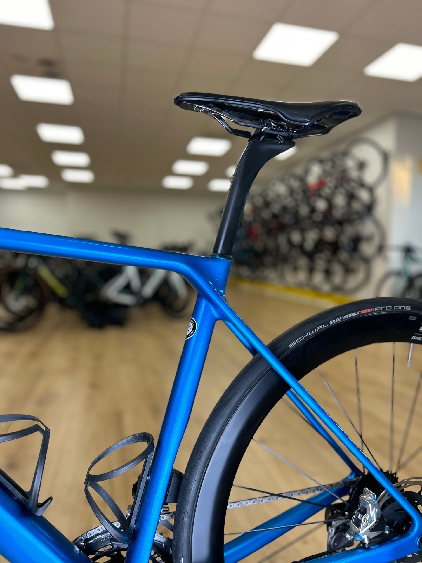 Canyon Ultimate eTap Red Carbon Disc Racefiets