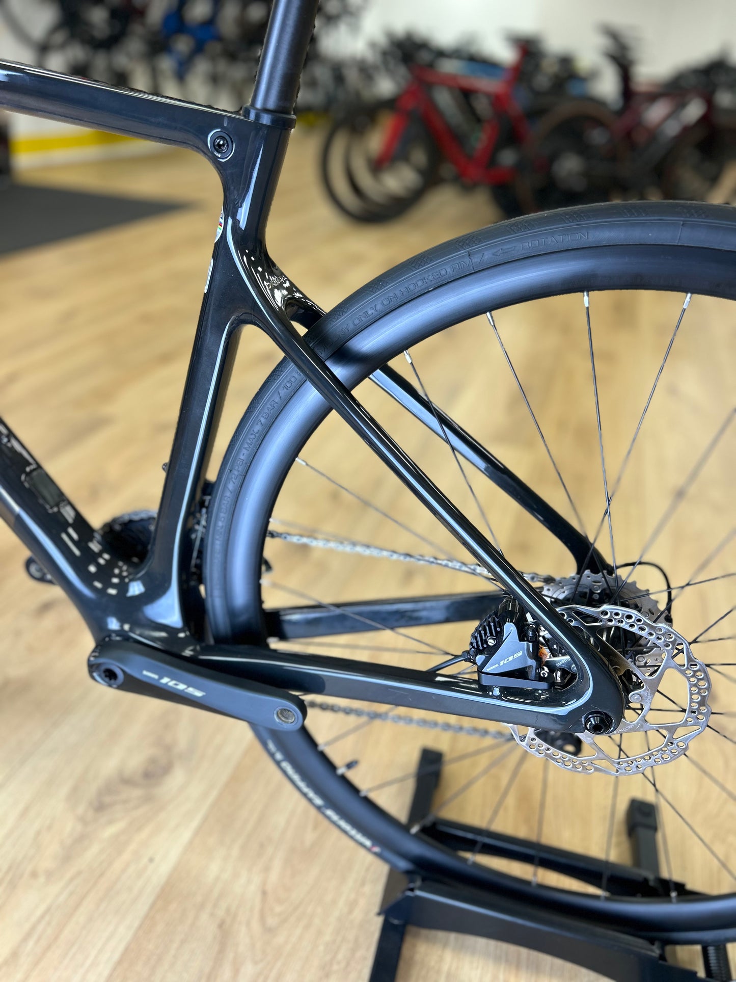 Showroom Orbea Orca M30 Carbon Disc Racefiets