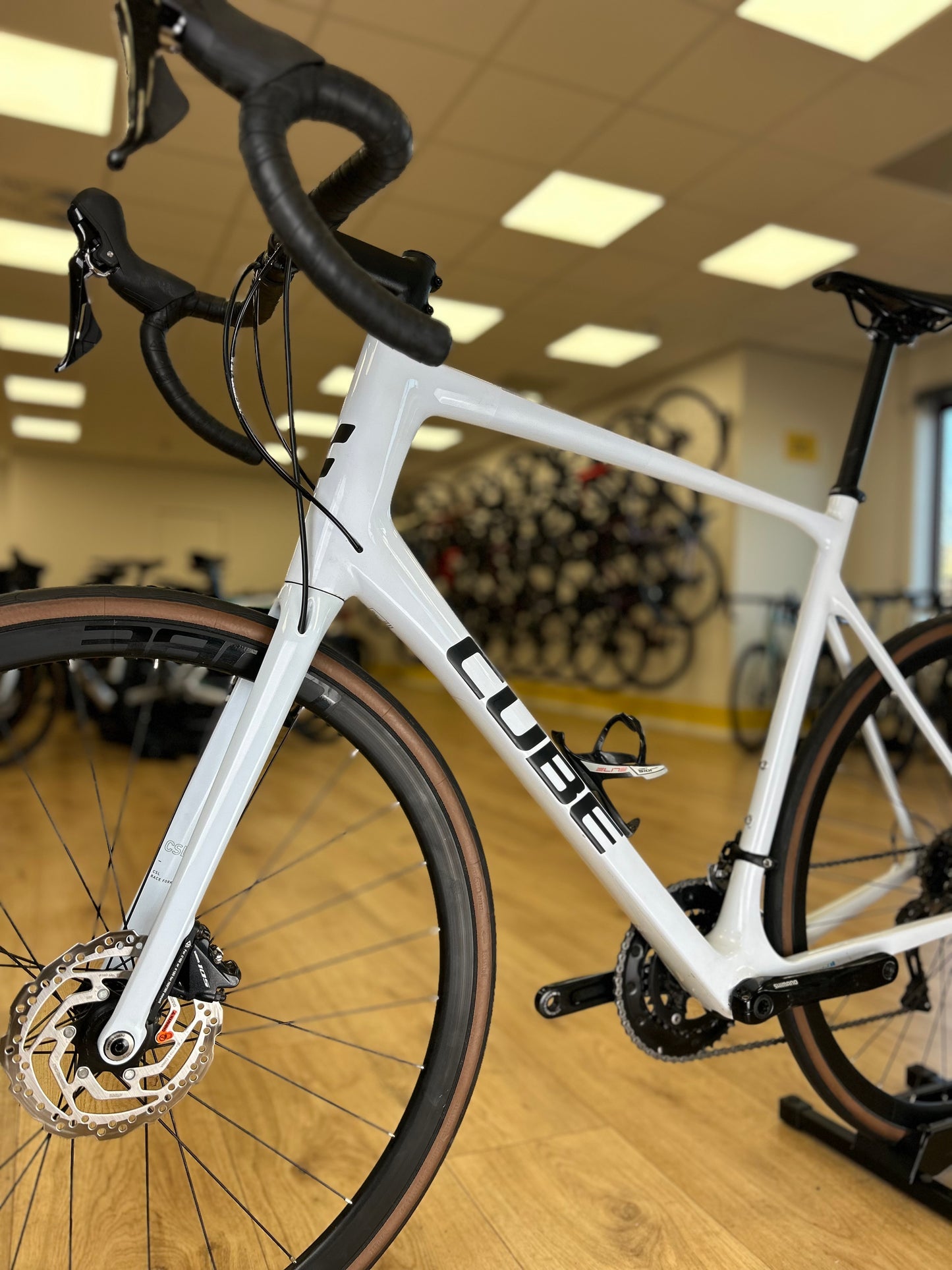 Cube Attain Carbon Disc Racefiets