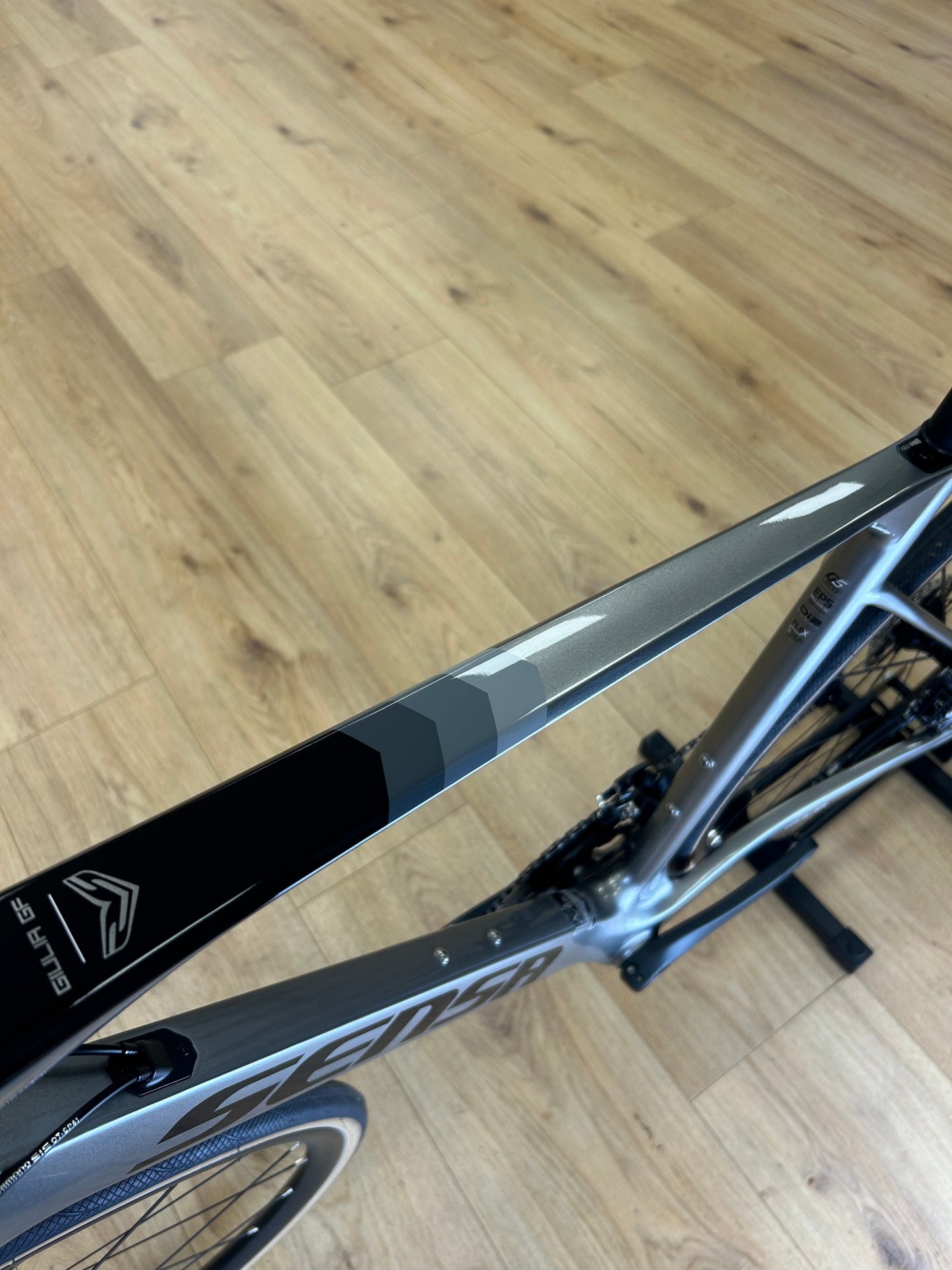 Showroom Model Sensa Giulia GF Carbon Disc Racefiets