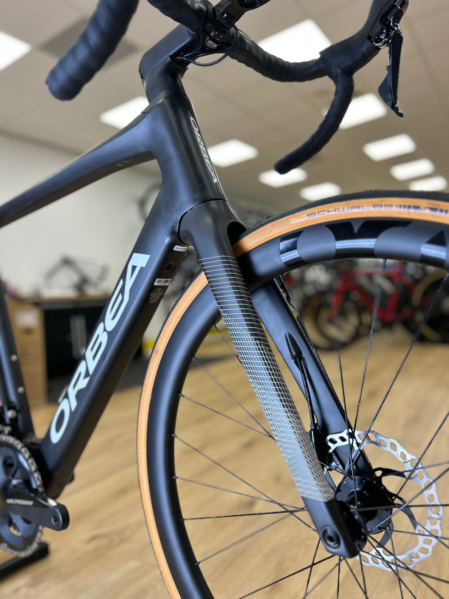 0km Showroom Model Orbea Gain M20 Ultegra Carbon Racing Bike