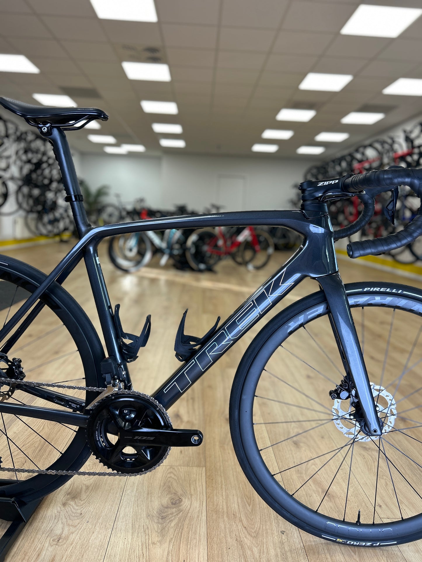 250km Trek Émonda SL6 Di2 Carbon Racefiets