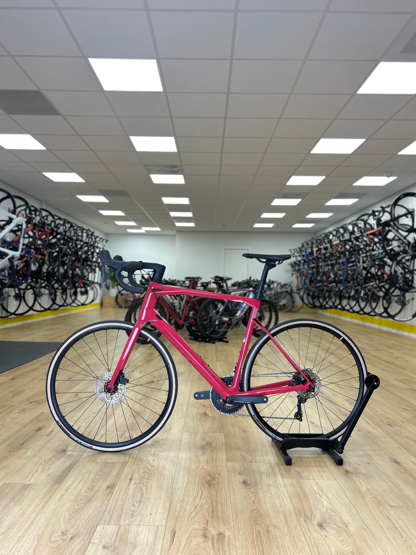 NEW - BMC Road Machine Ultegra Carbon Disc Racefiets