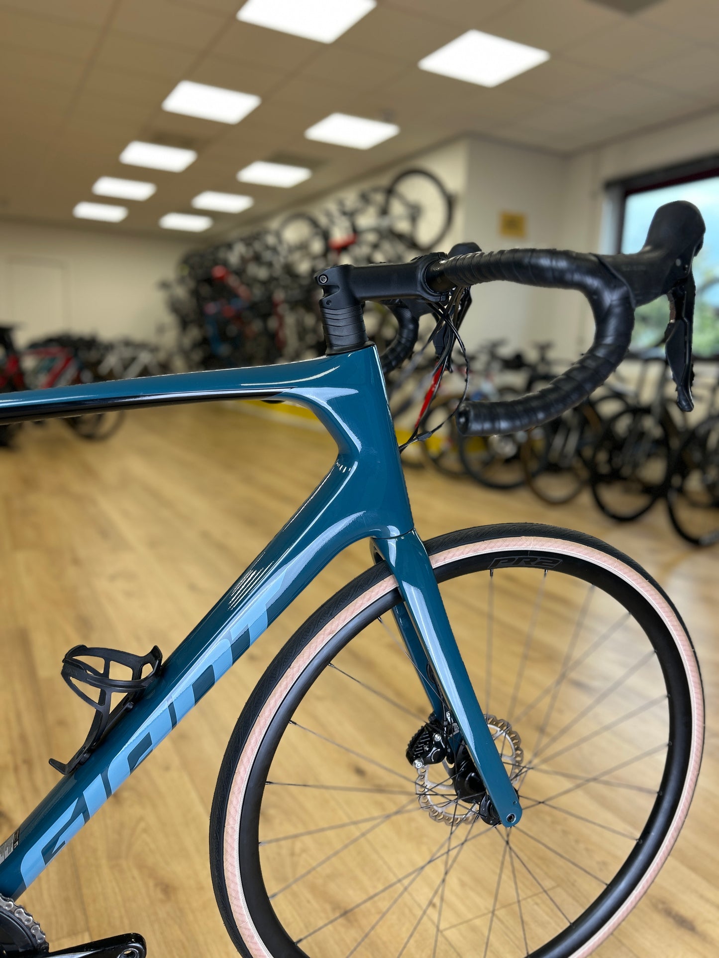 Giant Defy Carbon Racefiets