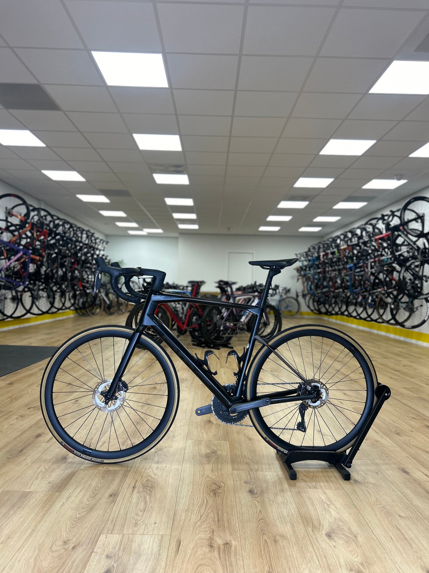 BMC Road Machine 01 Di2 Carbon Disc Racefiets