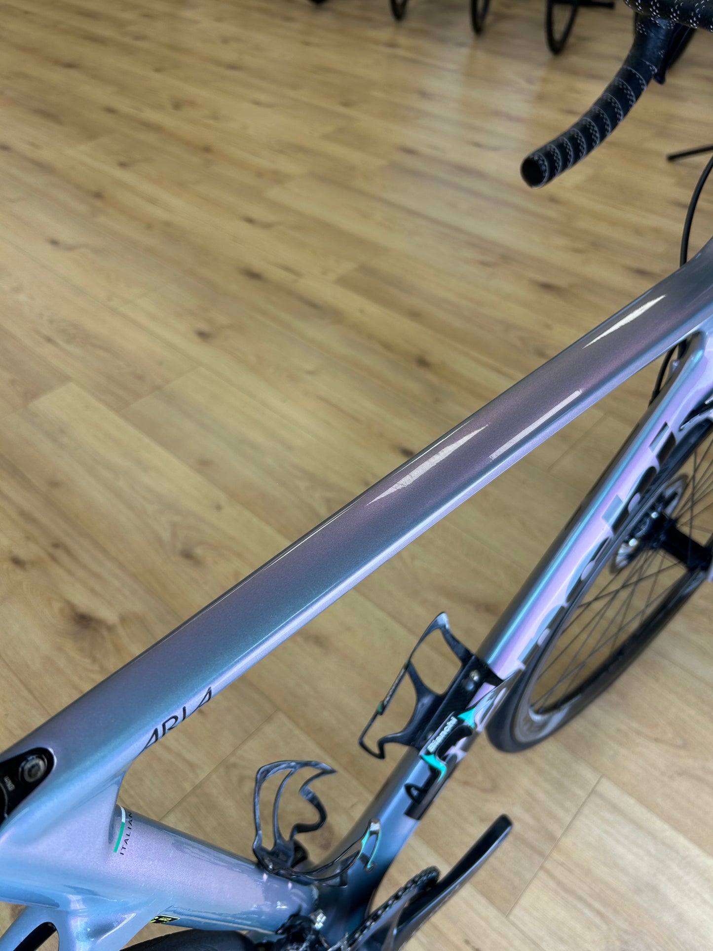 2500km Bianchi Aria Ultegra Carbon Disc Racefiets