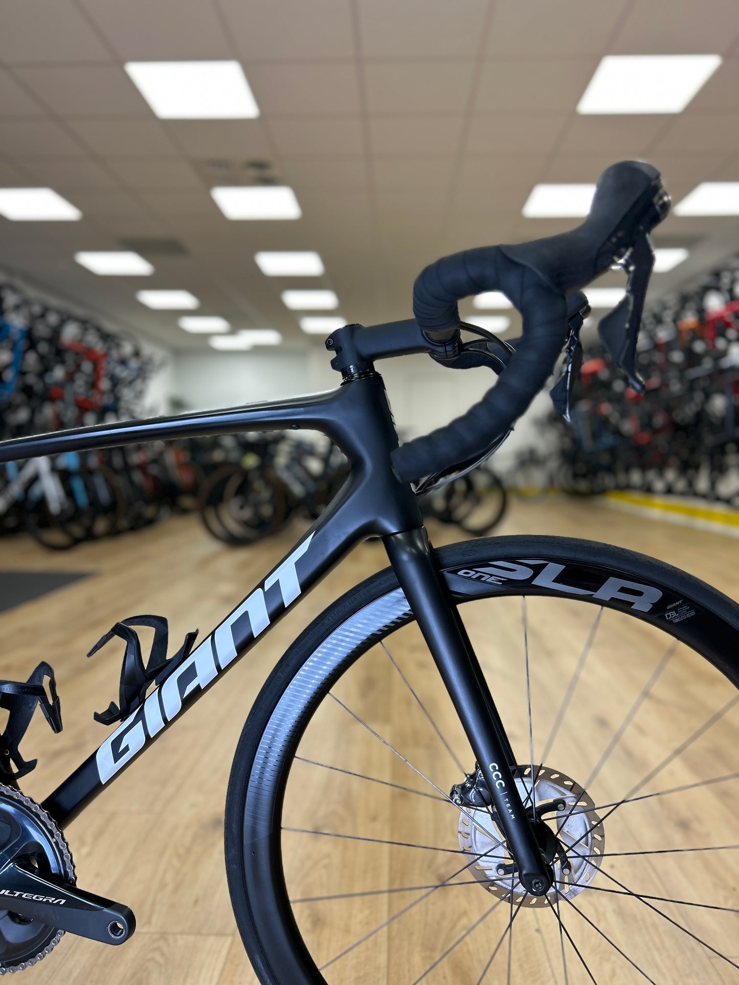 Giant TCR Disc Team CCC Carbon Racefiets