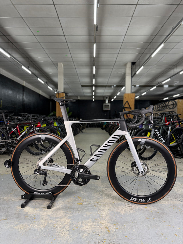 300km Canyon Aeroad CF SLX Di2 Carbon Racefiets