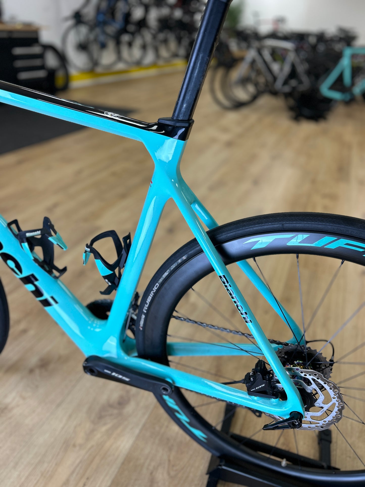Bianchi Infinito Carbon Disc Racefiets