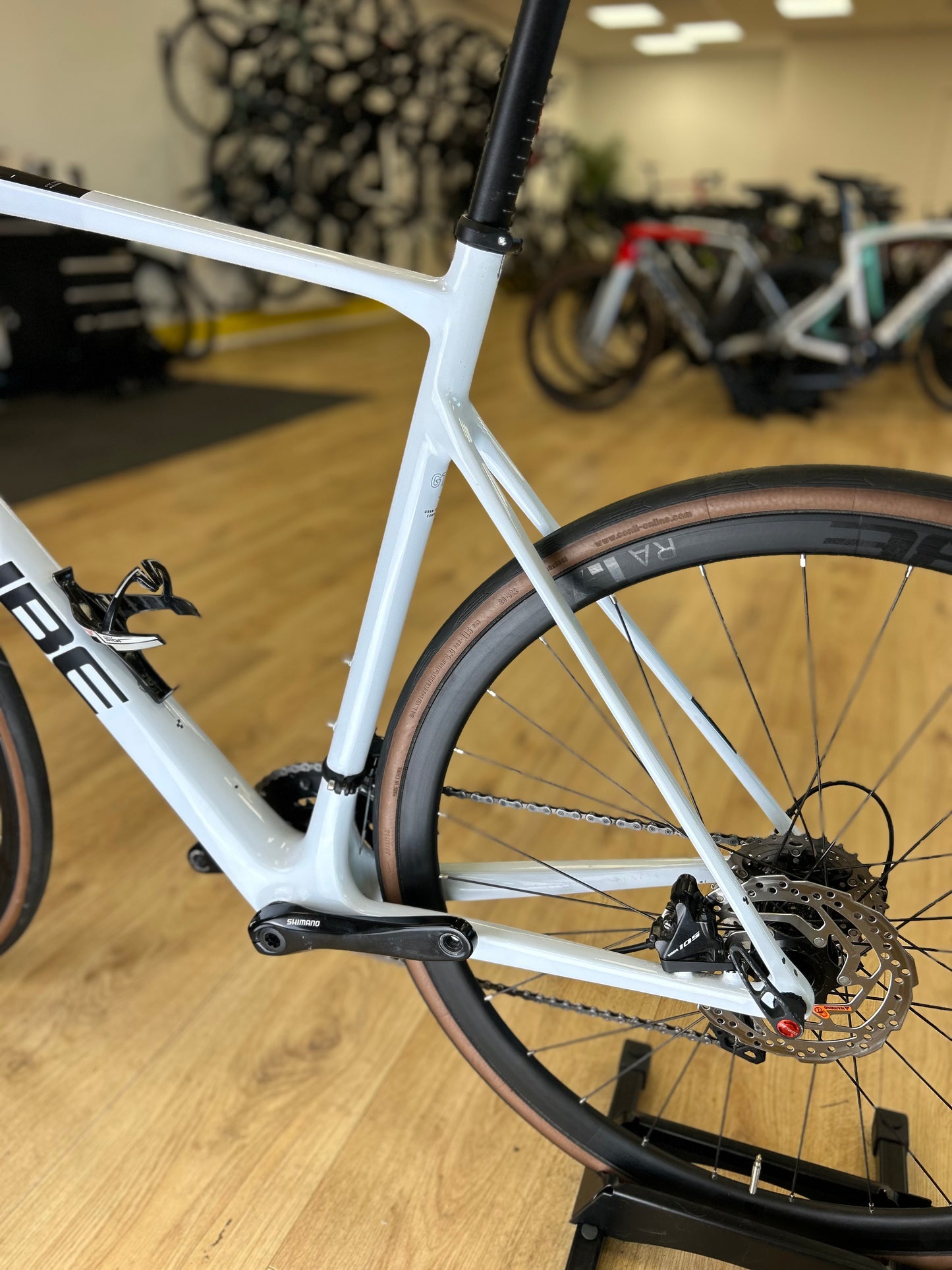 Cube Attain Carbon Disc Racefiets