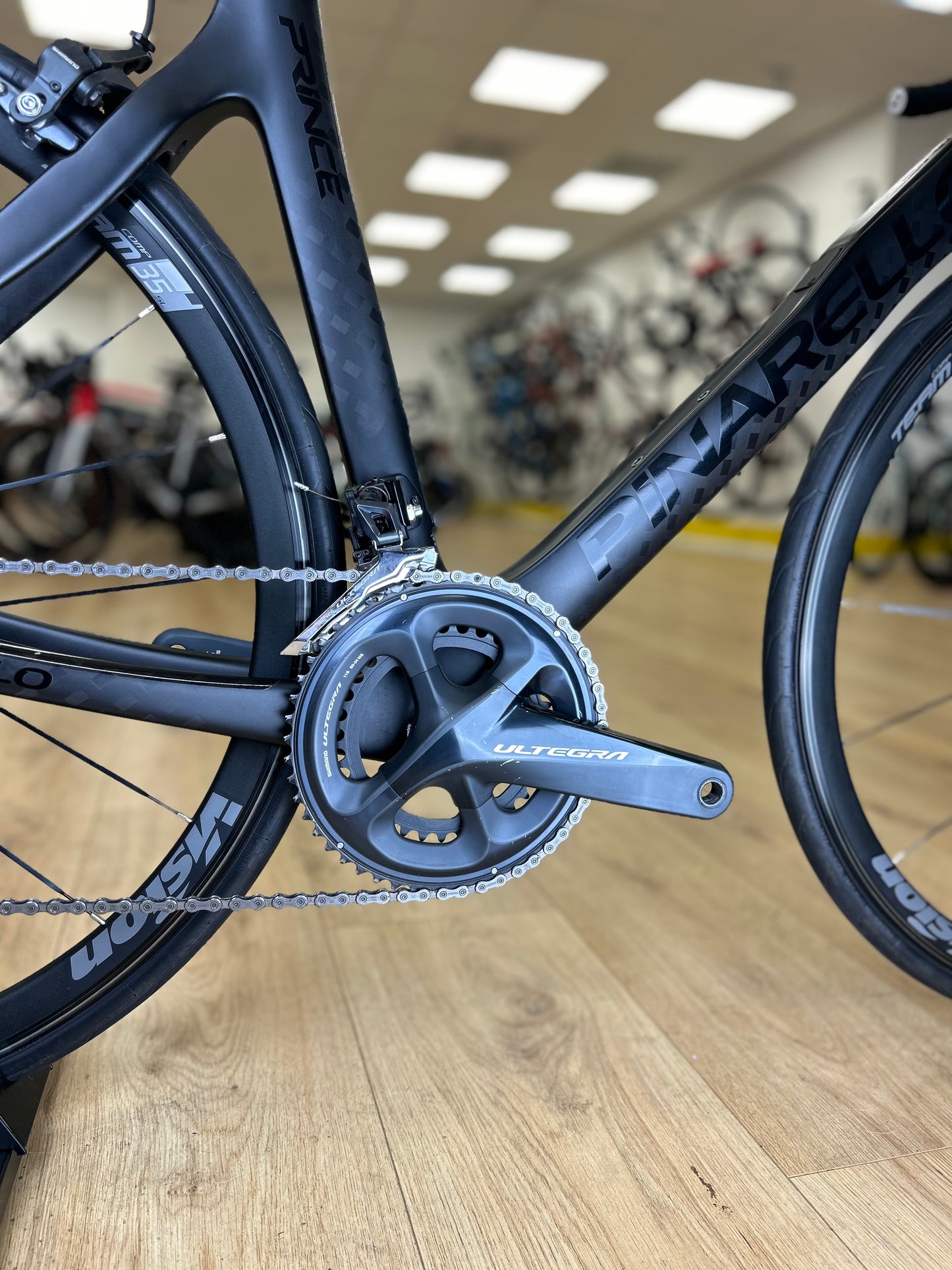 500km Pinarello Prince Carbon Racefiets