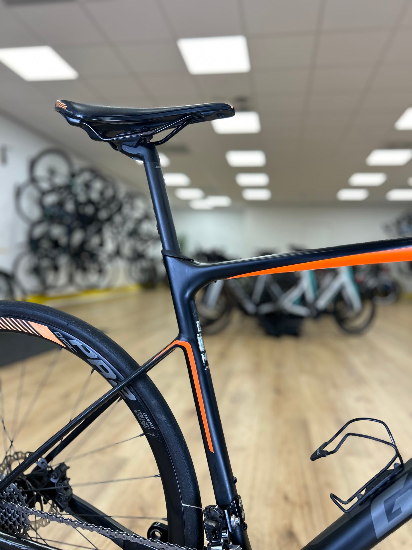 Giant Defy Carbon Disc Racefiets