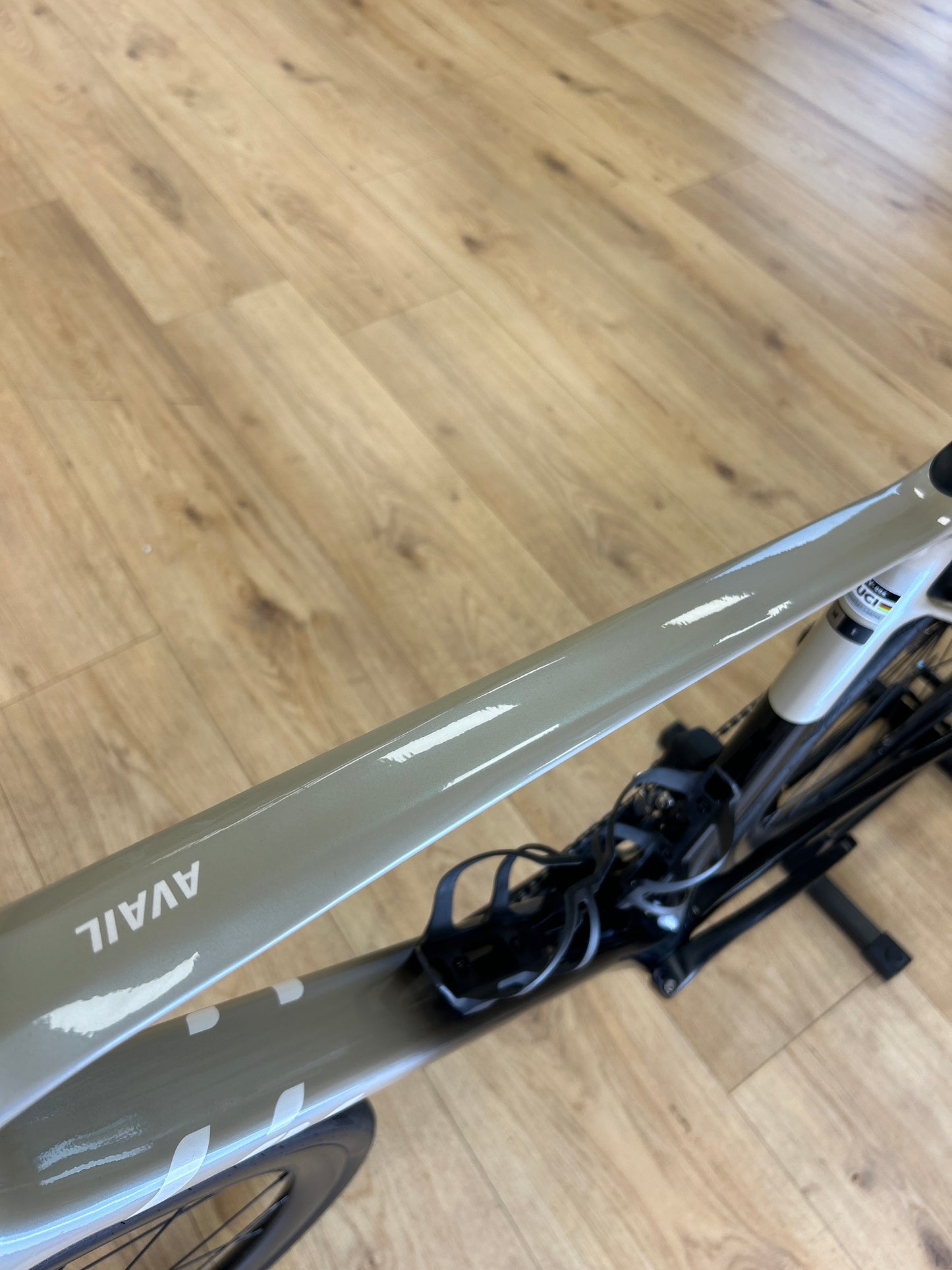 Liv Avail DI2 Carbon Disc Racefiets