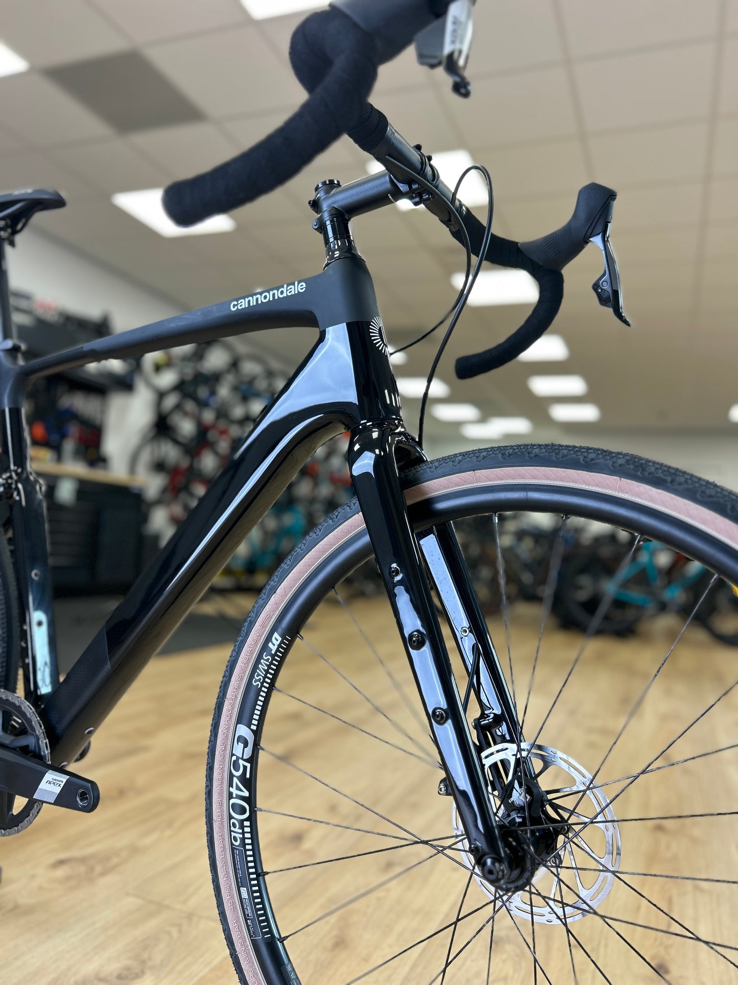 SHOWROOM MODEL Cannondale Topstone LG AXS Gravel Fiets