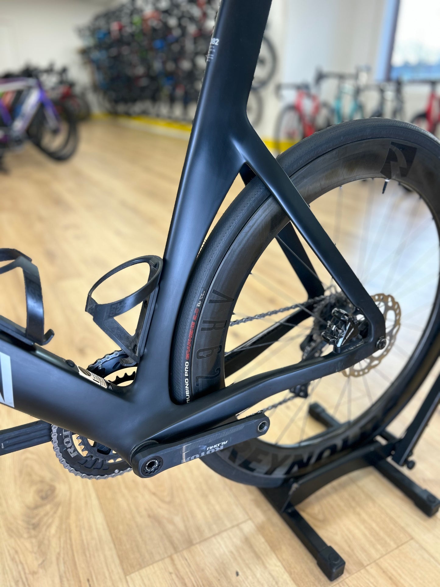 XXL Canyon Aeroad Carbon Disc Road Bike