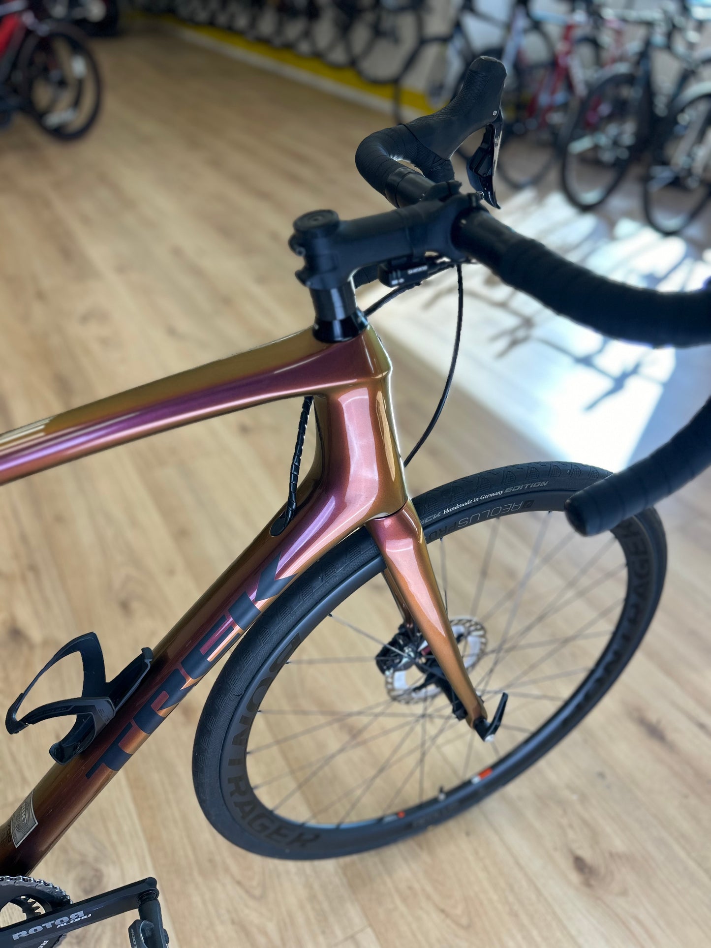 Chameleon Trek Emonda Slr7 Di2 Carbon Road Bike