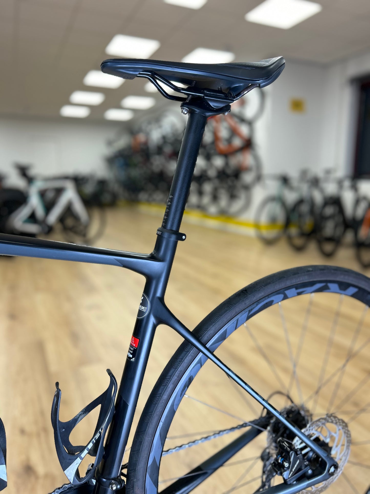 Cube Attain Carbon Disc Racefiets