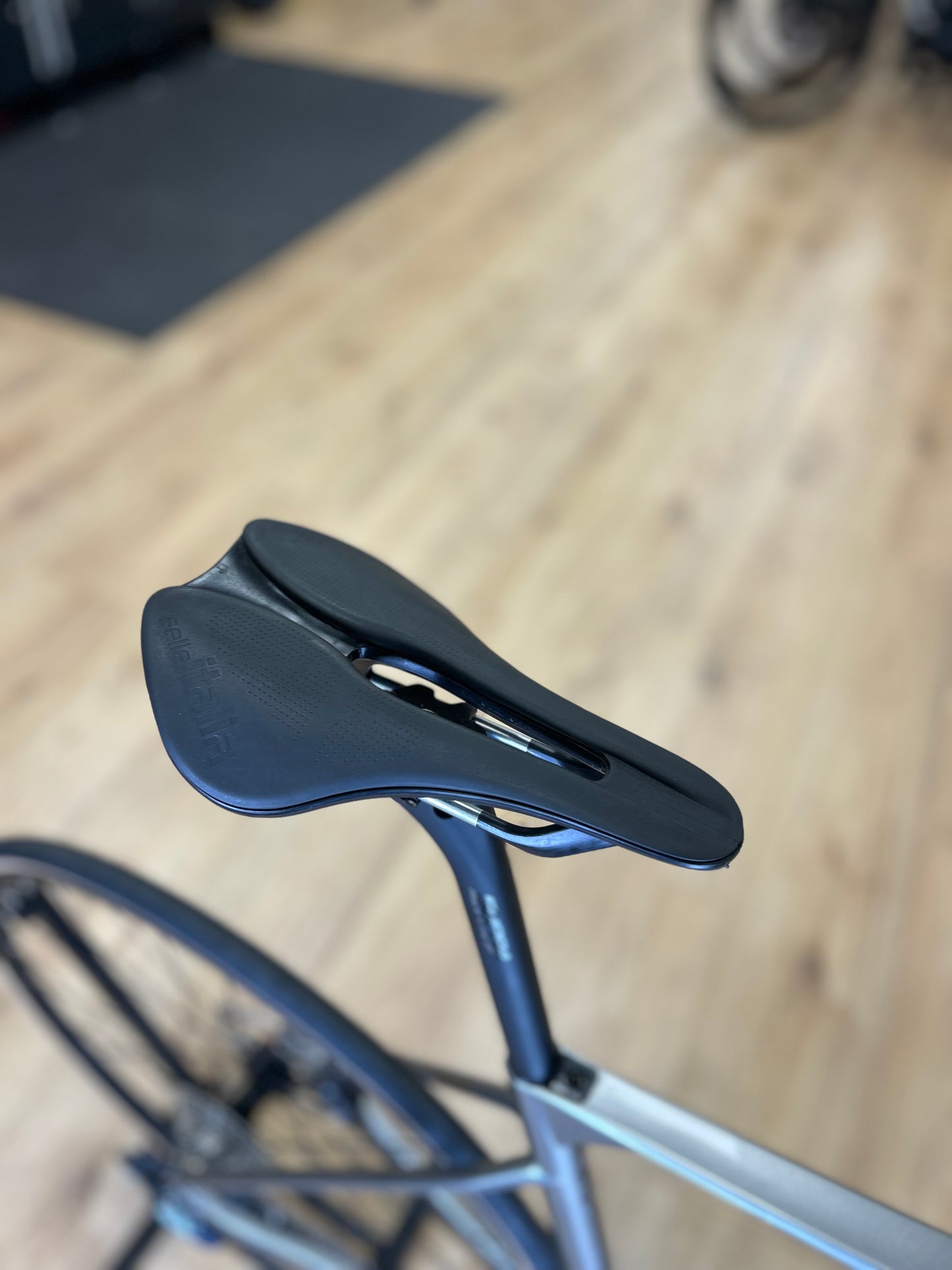 Showroom Model Sensa Giulia GF Carbon Disc Racefiets