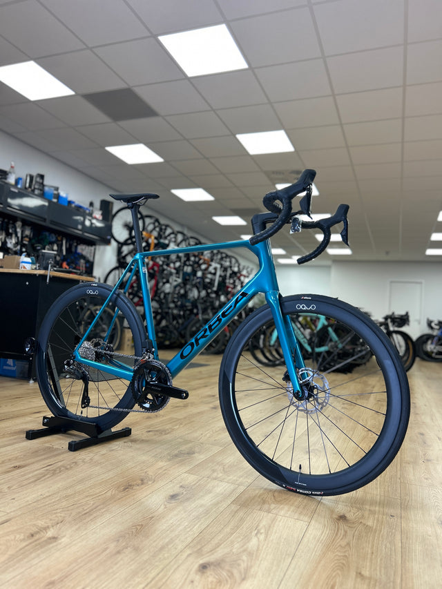 0km Showroom Model Orbea Orca M30iTEAM Di2 Carbon Racefiets