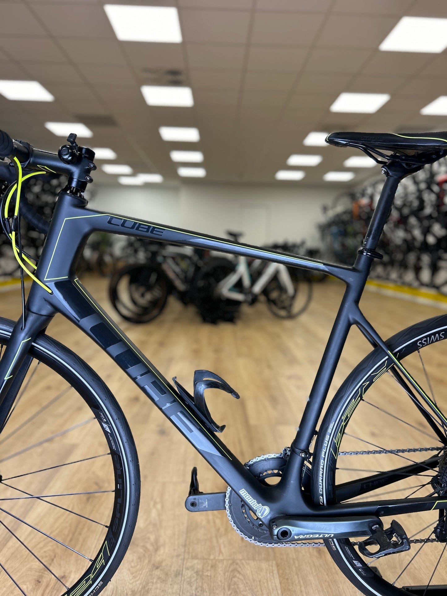 Cube Attain Carbon Disc Racefiets