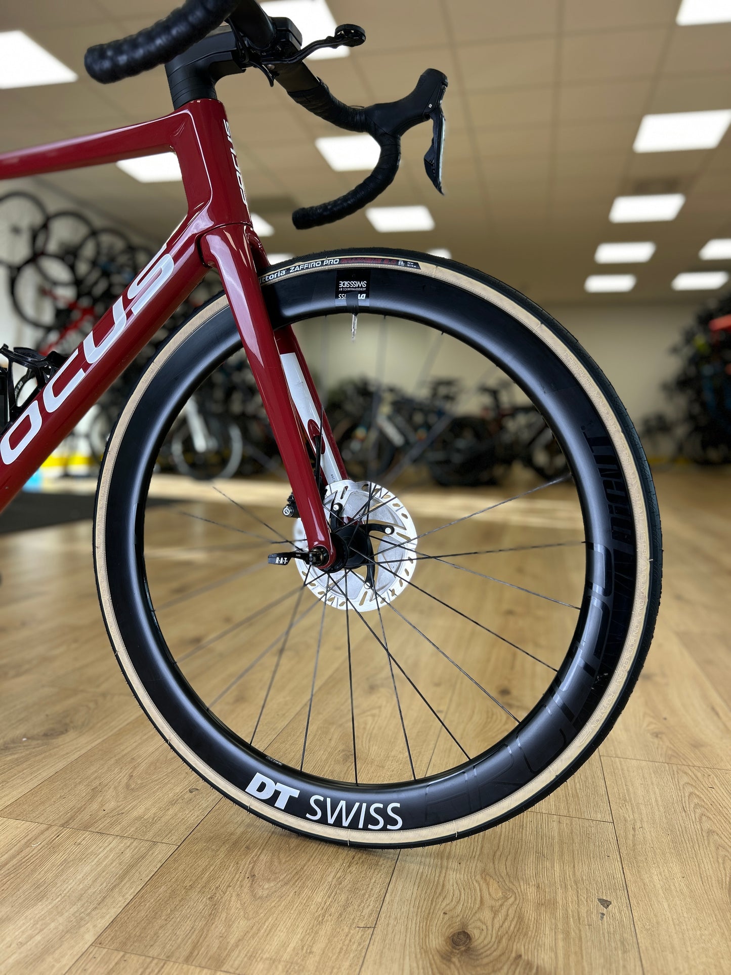 Focus Izalco Max 9.8 Di2 Carbon Racefiets