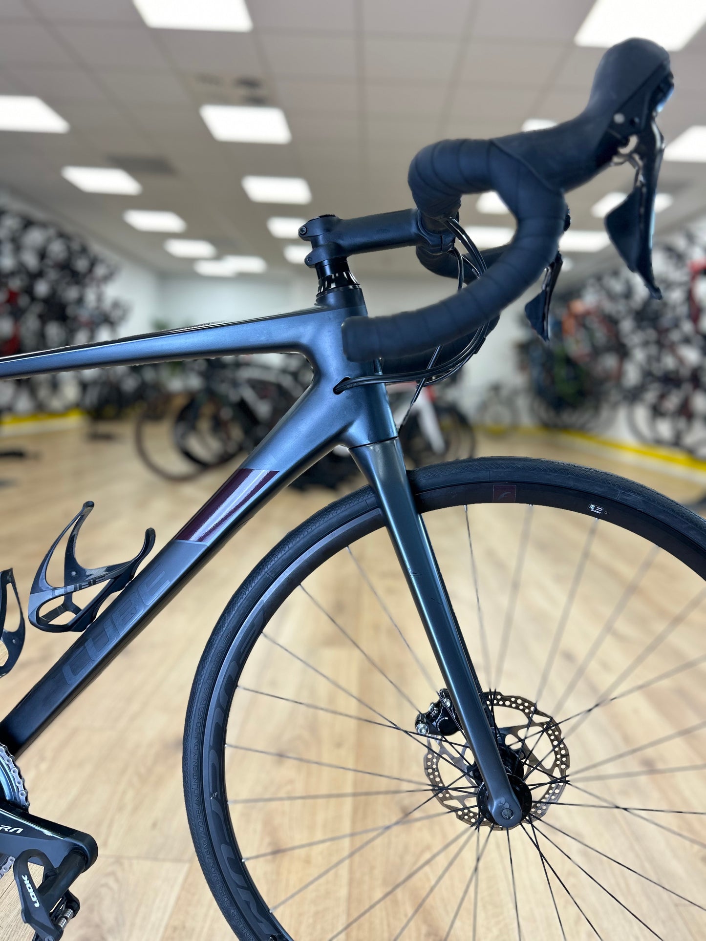 Cube Axial Carbon Disc Racefiets