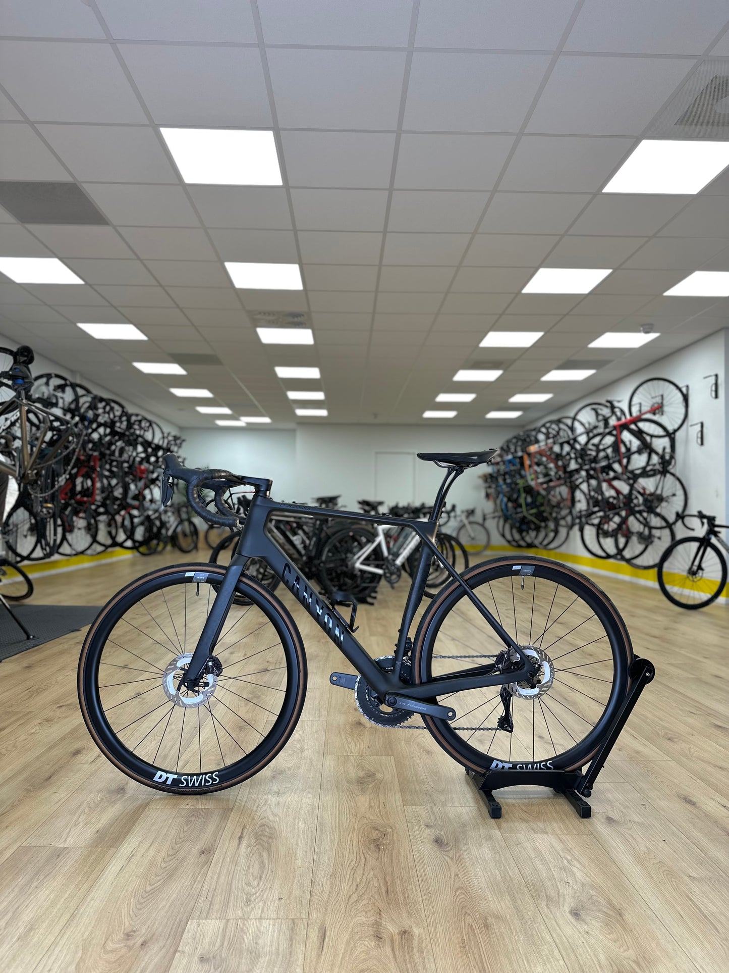 200km Canyon Endurace Di2 Carbon Disc Road Bike