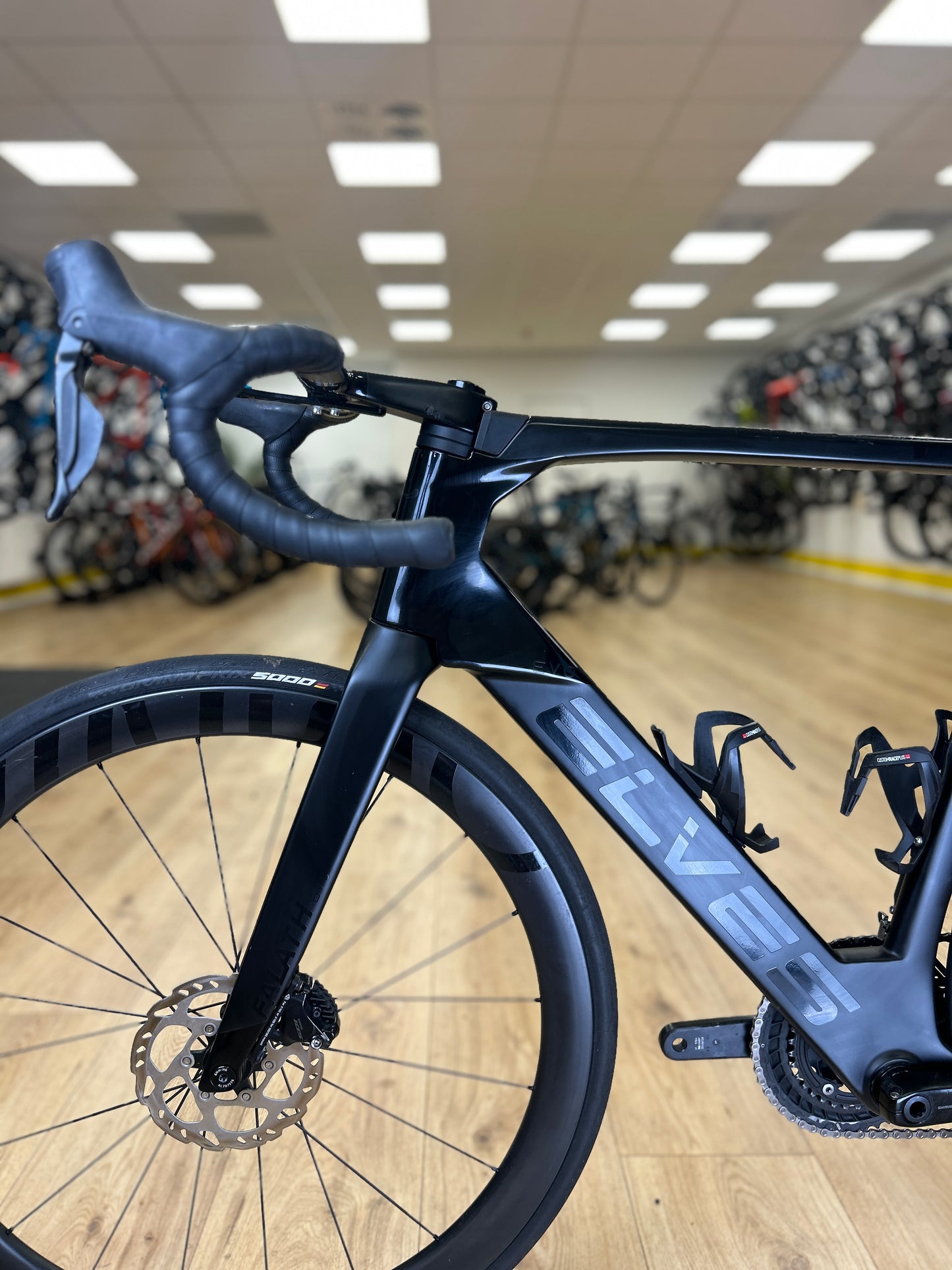Elves Falath Pro Di2 Carbon Racefiets