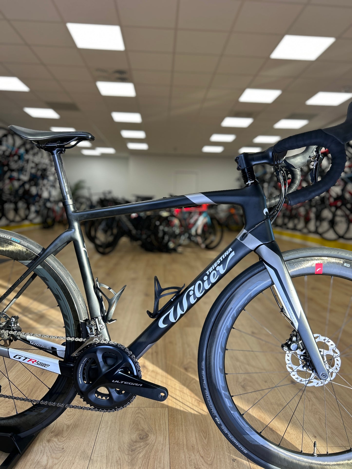 Wilier GTR Team Disc Carbon Racefiets