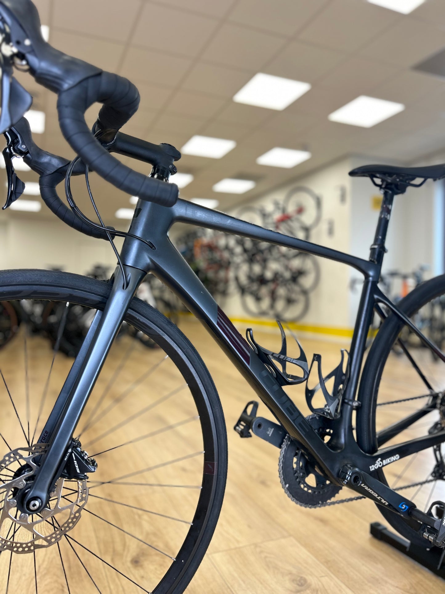 Cube Axial Carbon Disc Racefiets
