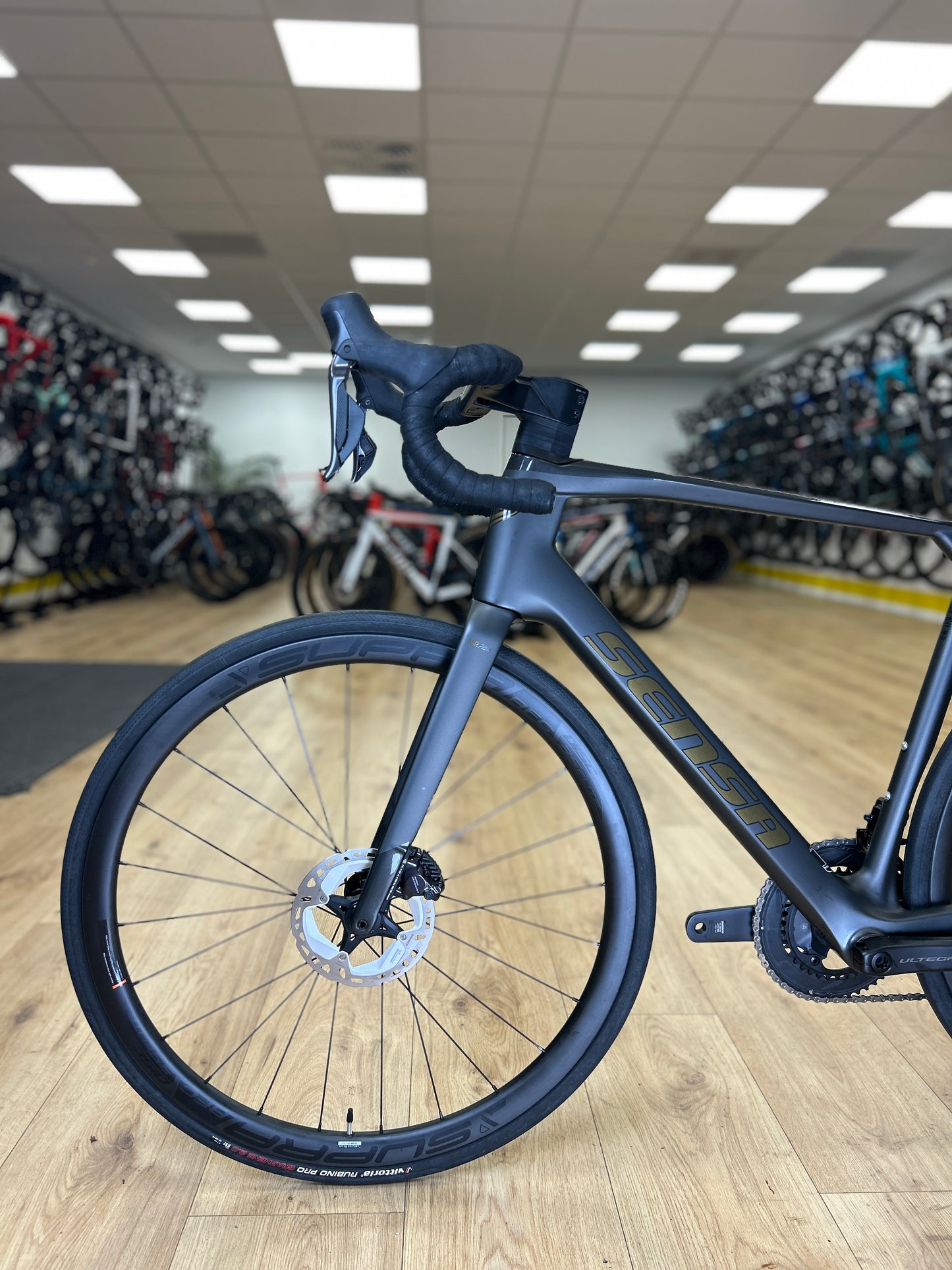 0km Showroom Model Sensa Giulia GF Di2 Carbon Racefiets