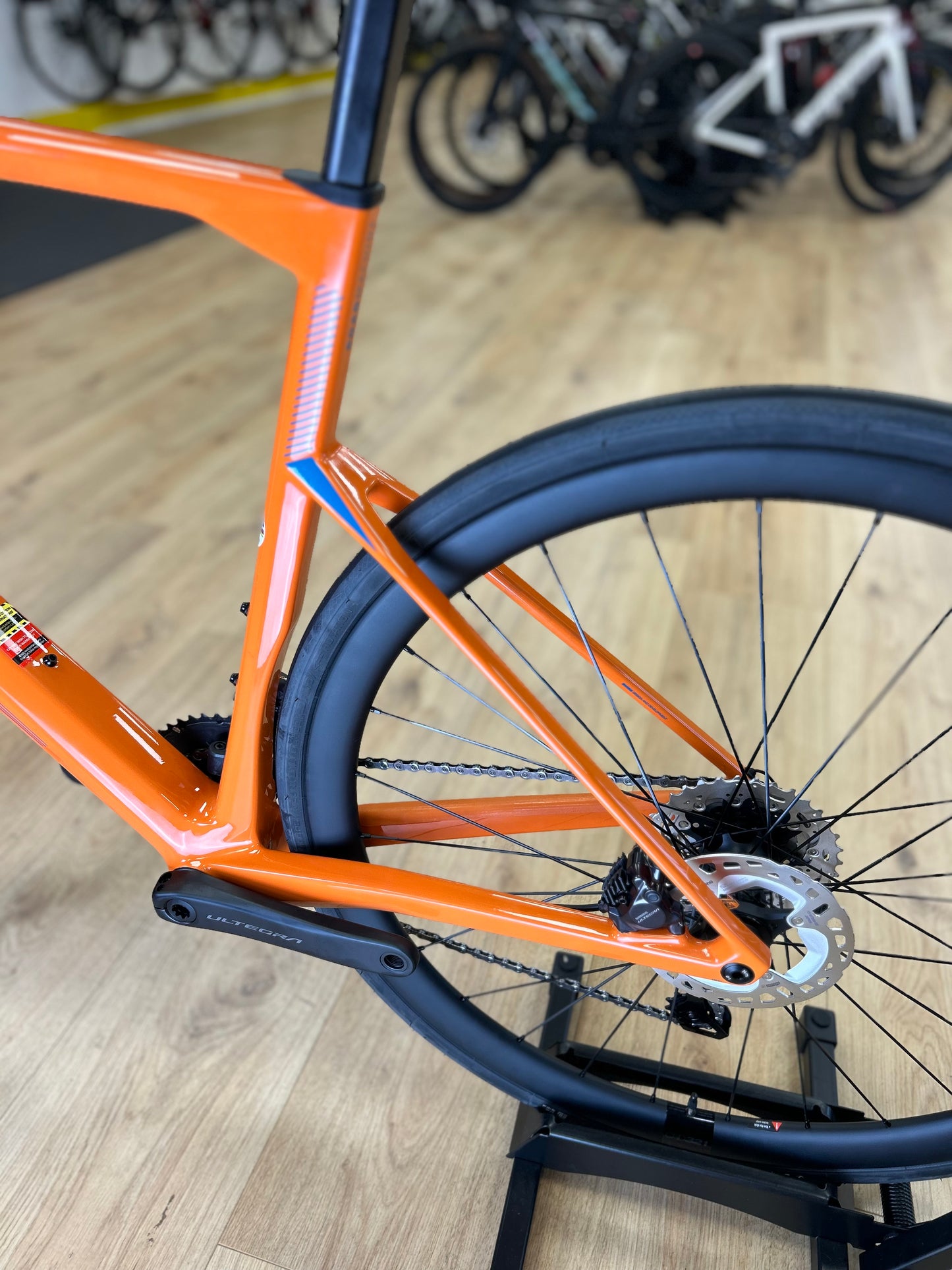 NIEUW BMC RoadMachine One Di2 Carbon Disc Racefiets