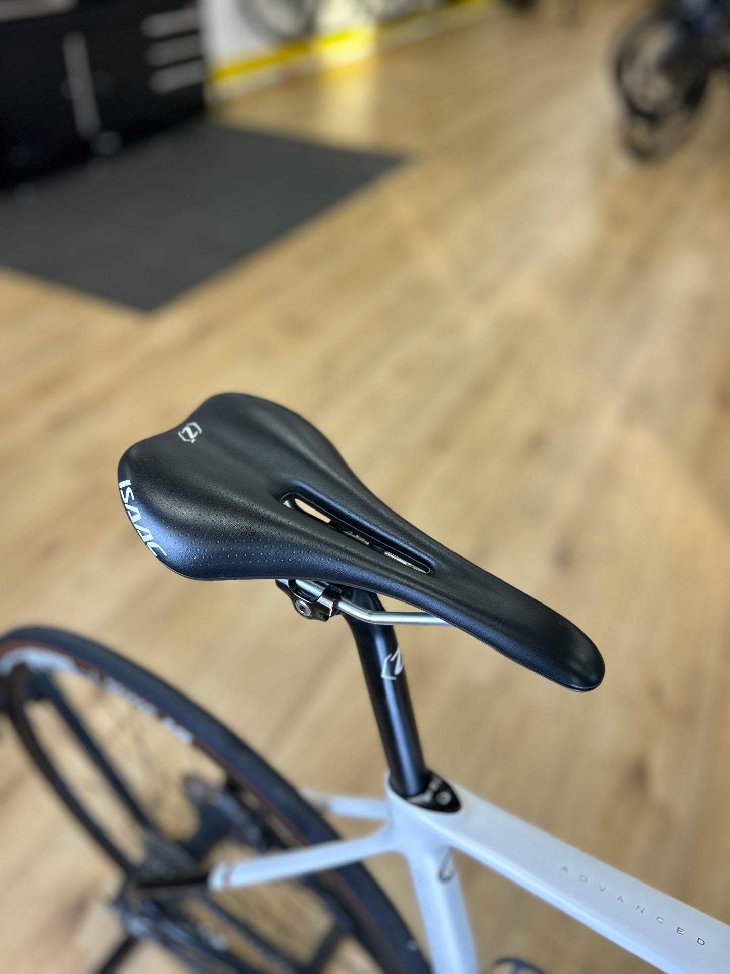 Isaac Element Di2 Carbon Racefiets