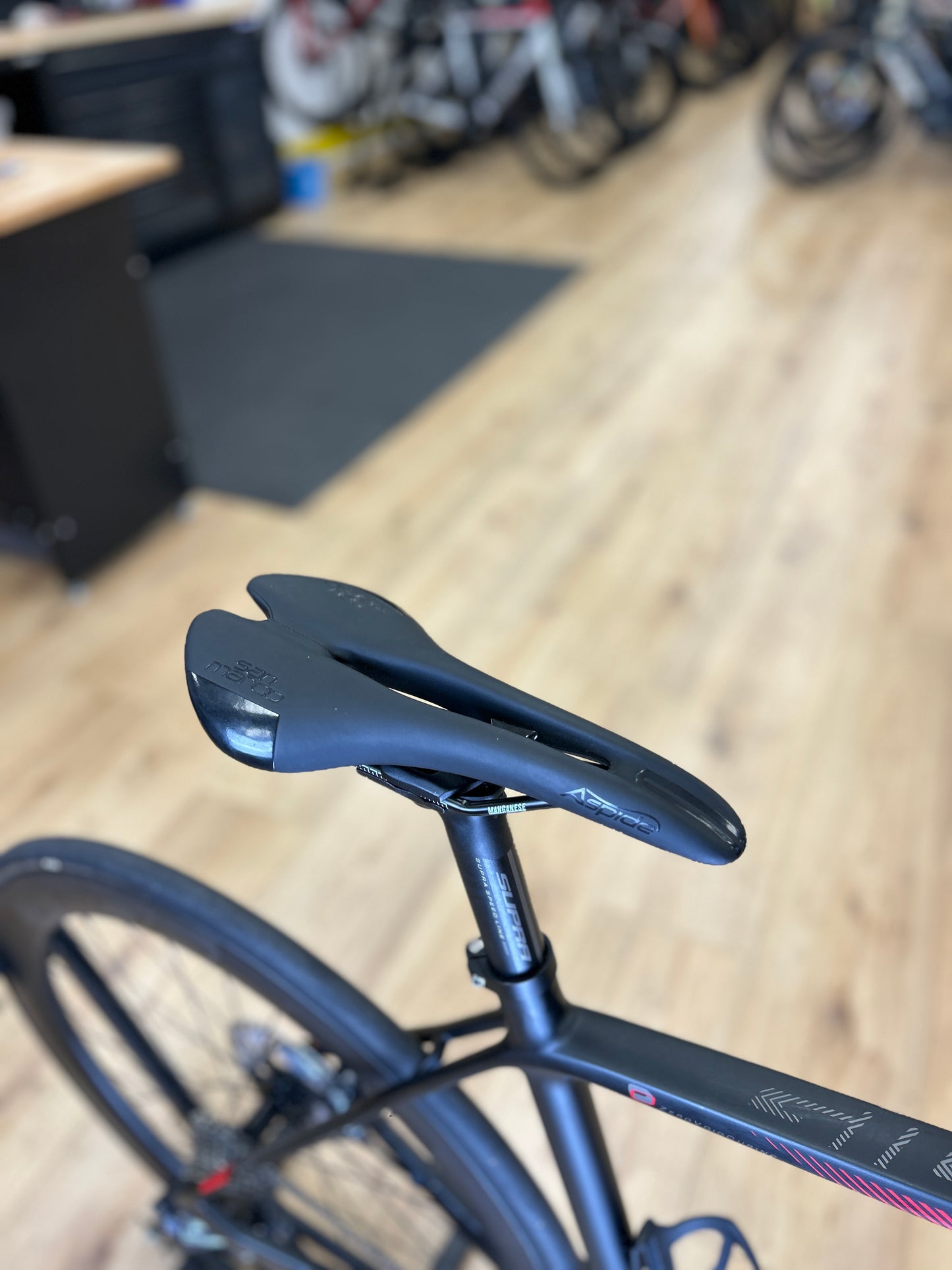 SHOWROOM MODEL Sensa Guilia G2 Di2 Carbon Racefiets