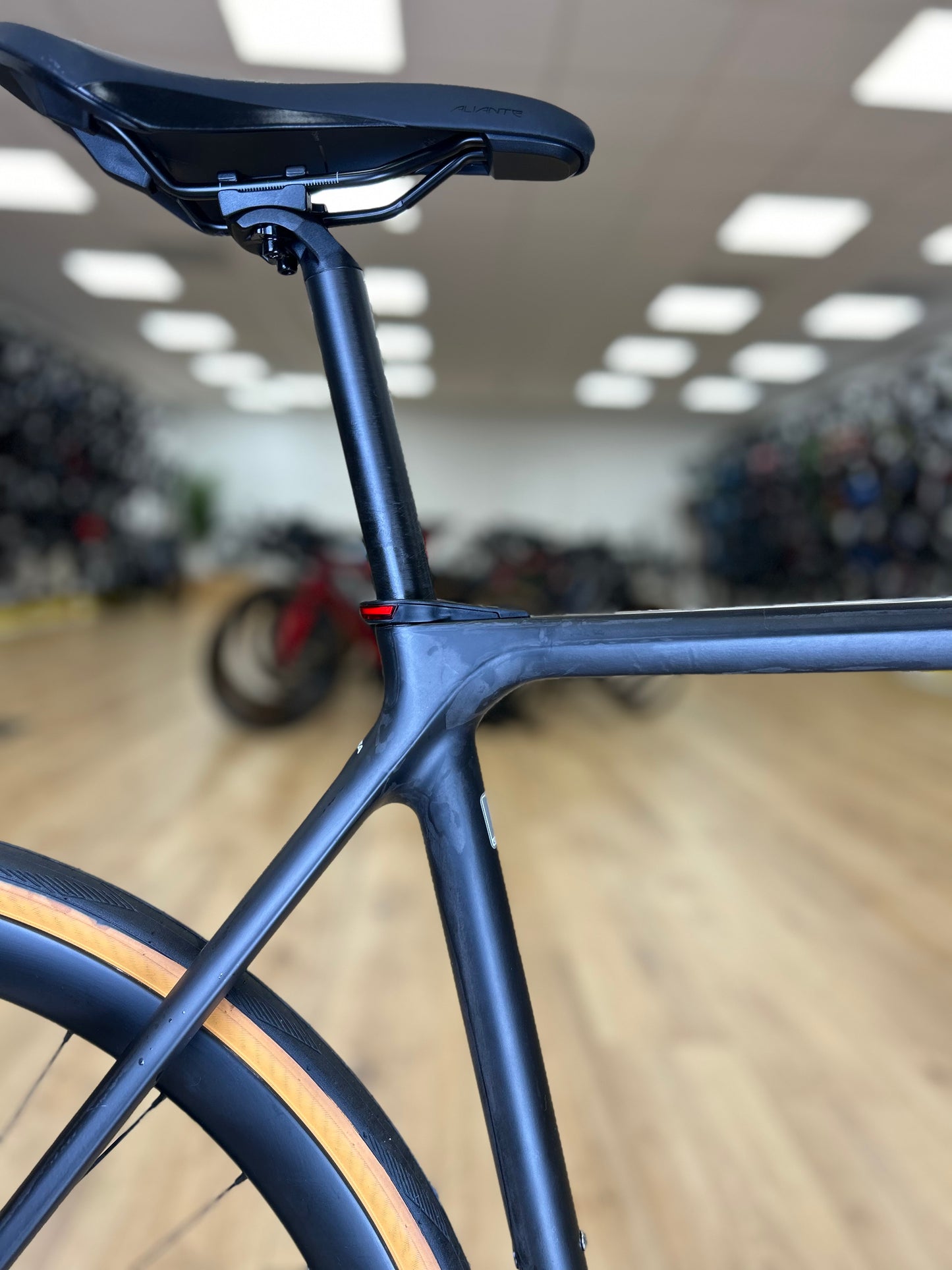 0km Showroom Model Orbea Gain M20 Ultegra Carbon Racing Bike