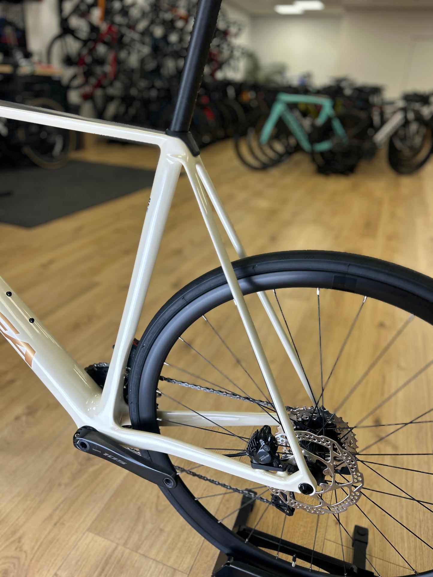 0km Showroom Model Orbea Orca M30iTEAM Di2 Carbon Racefiets