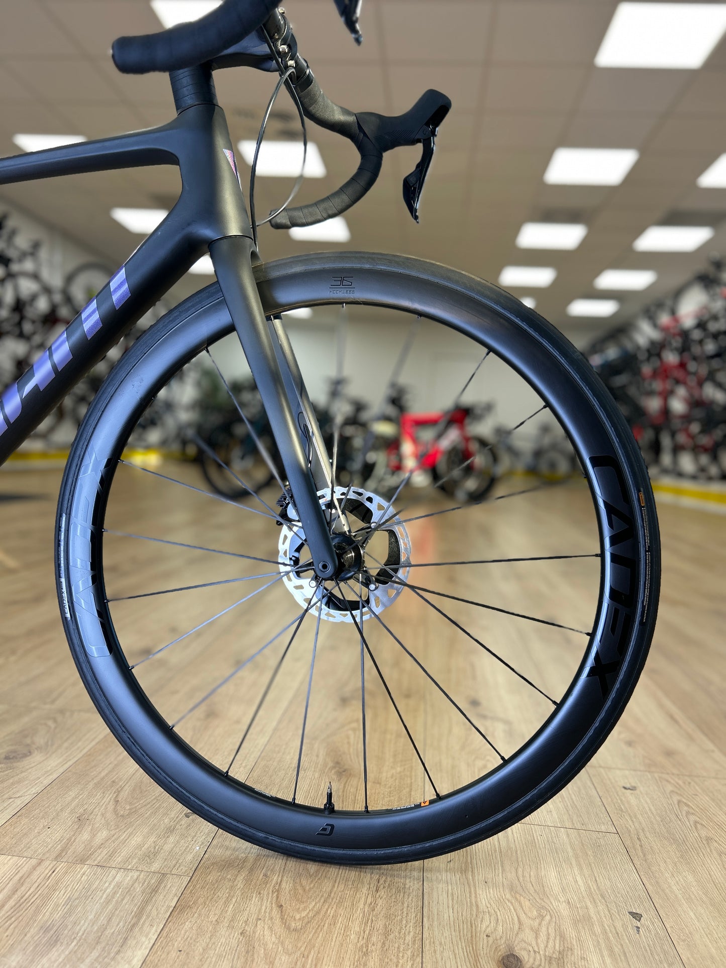 SHOWROOM MODEL Giant TCR Advanced SL Disc 0 Di2 Carbon Racefiets