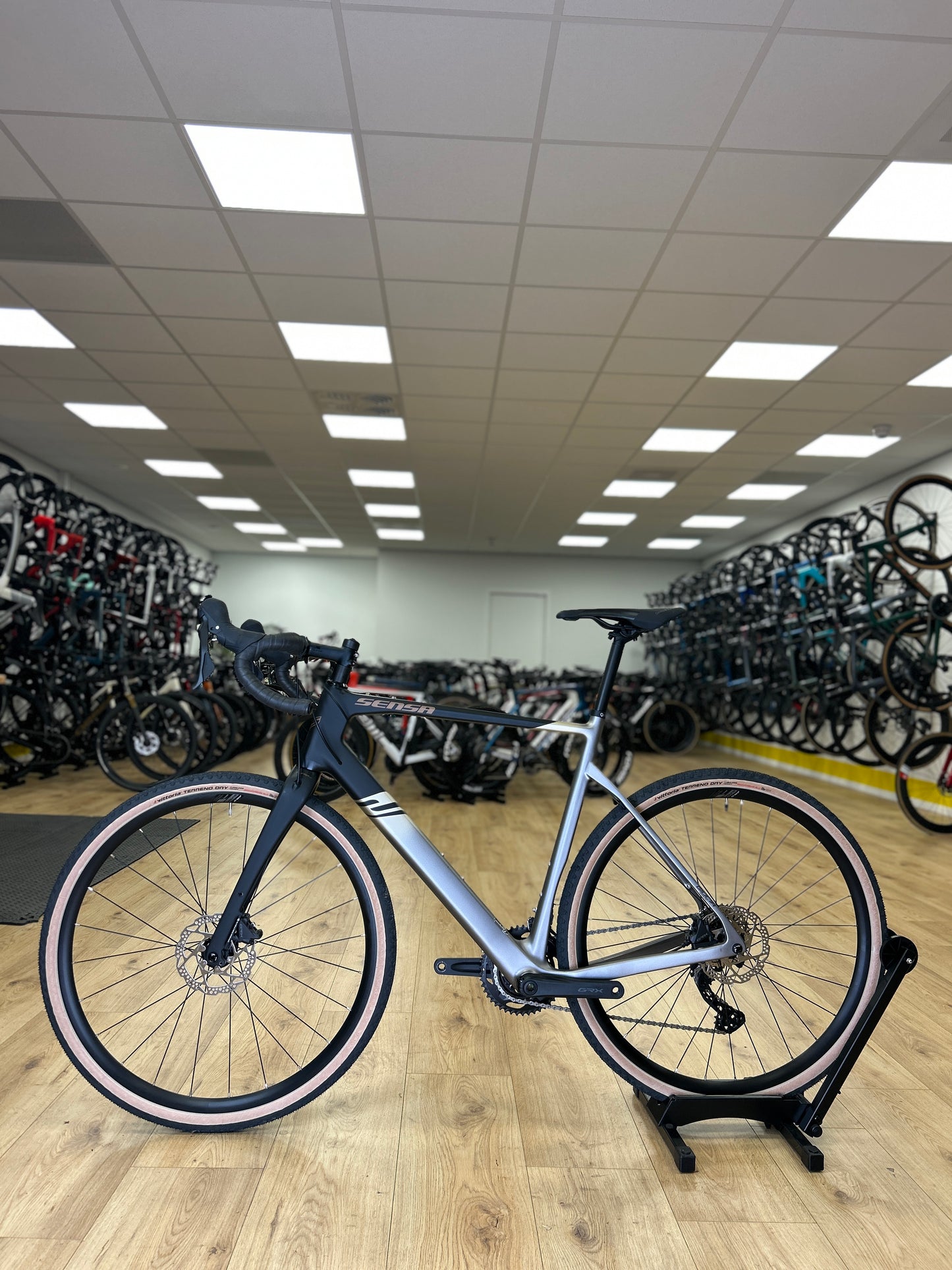 0km Showroom Model Sensa Giulia Elite Gravel